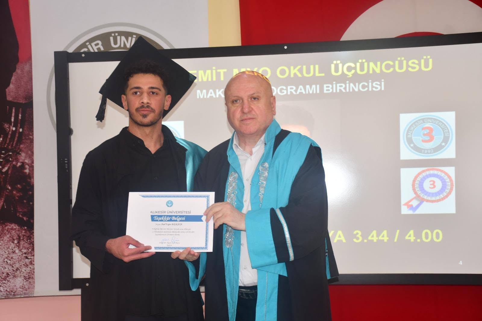 Edremit Vocational School Enthusiastically Sends Off Its 31st Term Graduates 9
