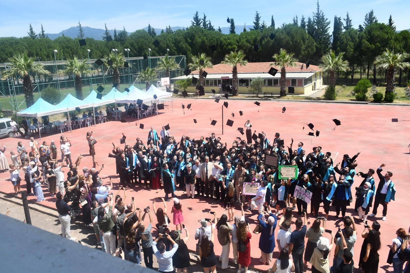 Edremit Vocational School Enthusiastically Sends Off Its 31st Term Graduates 10