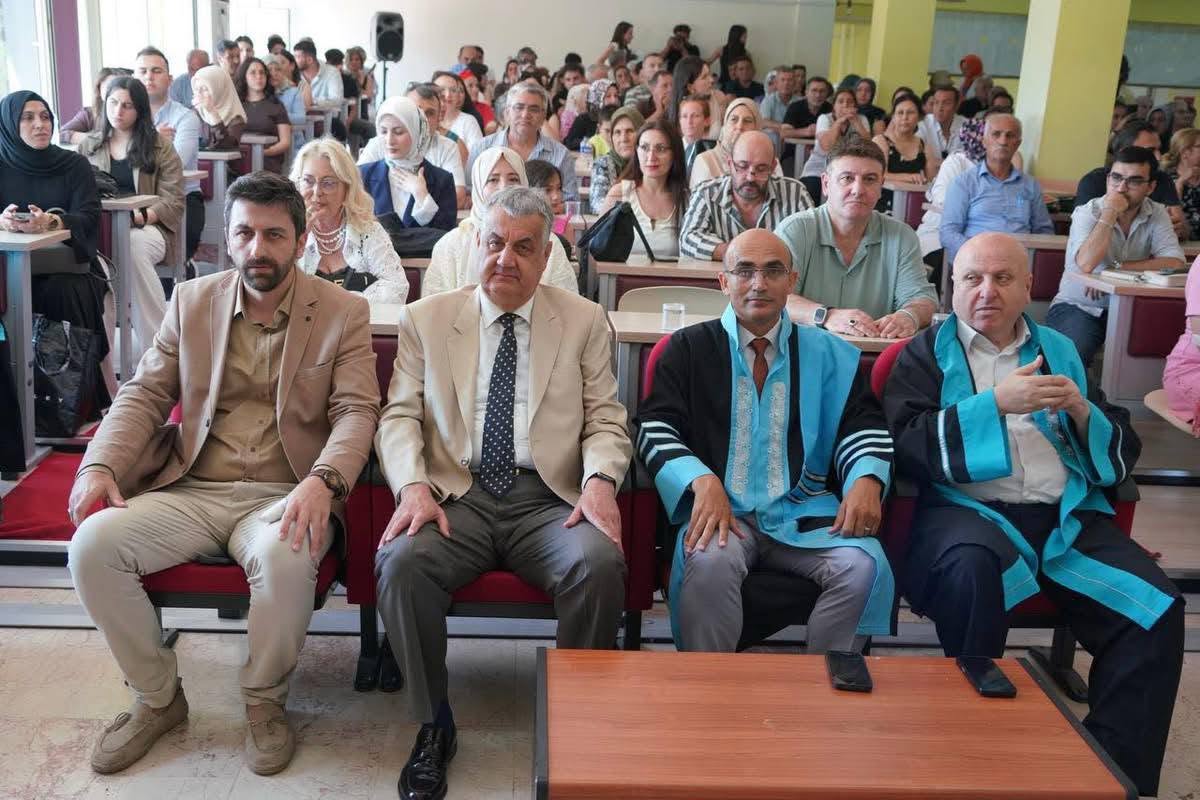 Edremit Meslek Yüksekokulu 31. Dönem Mezunlarını Coşkuyla Uğurladı 7