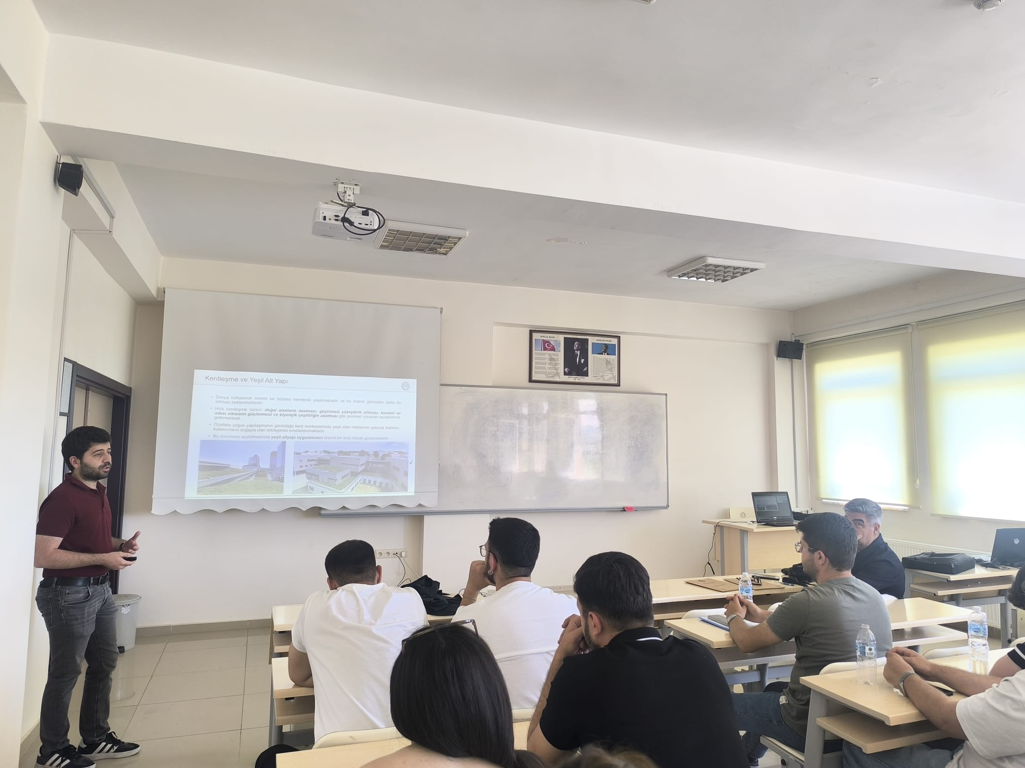  İklim Dostu Yapılar Semineri gerçekleştirildi.