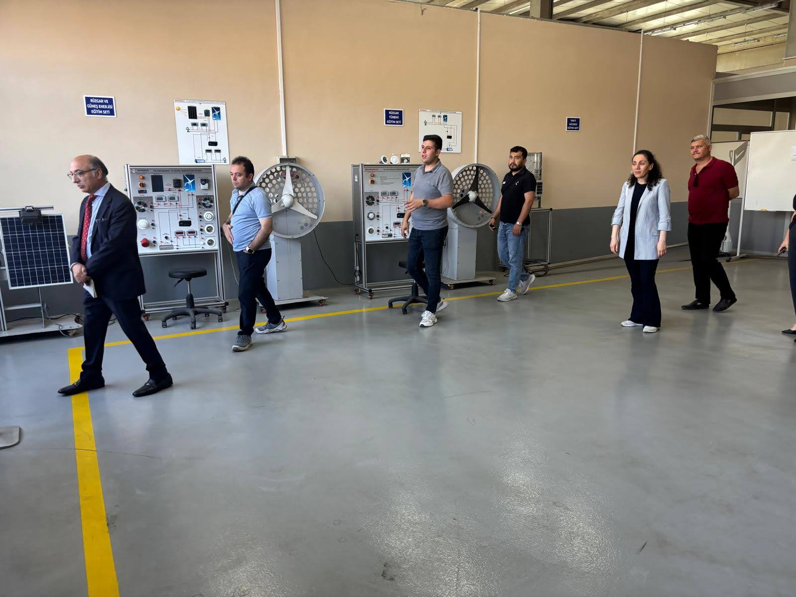Bigadiç Meslek Yüksekokulumuzdan Balıkesir Organize Sanayi Bölgesi Meslek' i Eğitim Merkezi Müdürlüğüne Ziyaret