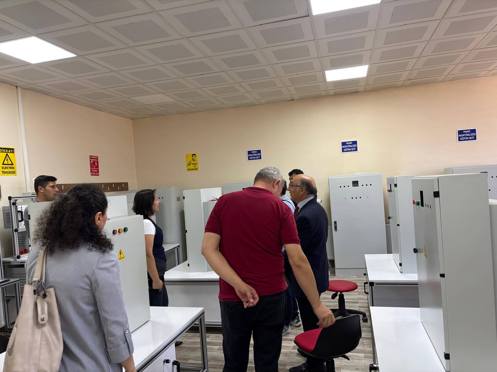 Bigadiç Meslek Yüksekokulumuzdan Balıkesir Organize Sanayi Bölgesi Meslek' i Eğitim Merkezi Müdürlüğüne Ziyaret 5