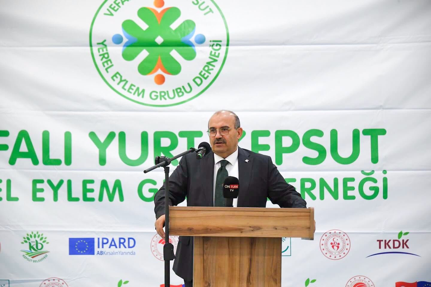 Rektör Oğurlu, Kepsut’ta “Kadın Eliyle Yaşayan Kültür Festivali”ne Katıldı 2