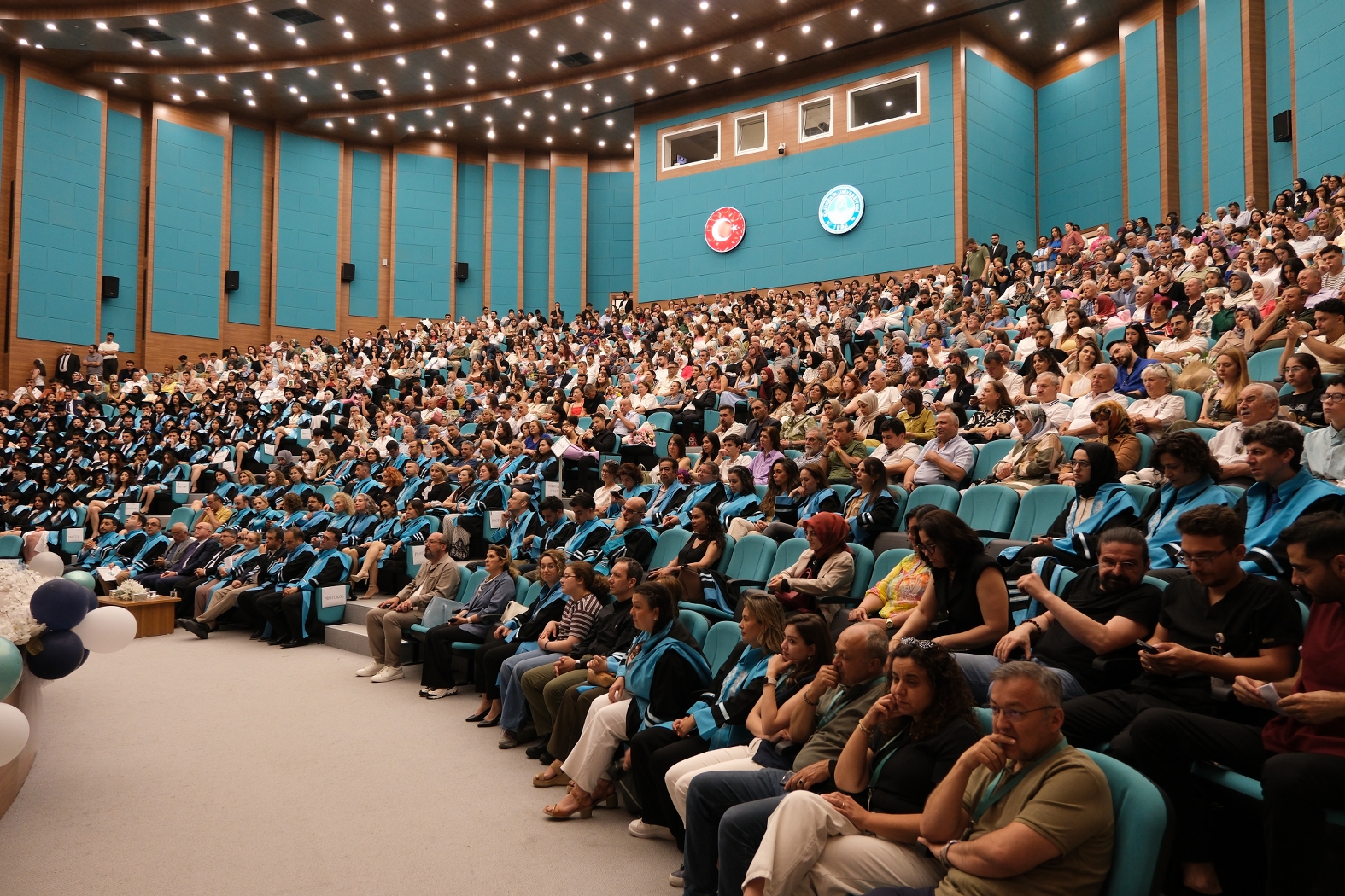 Balıkesir Üniversitesi Tıp Fakültesinde Mezuniyet Sevinci 7
