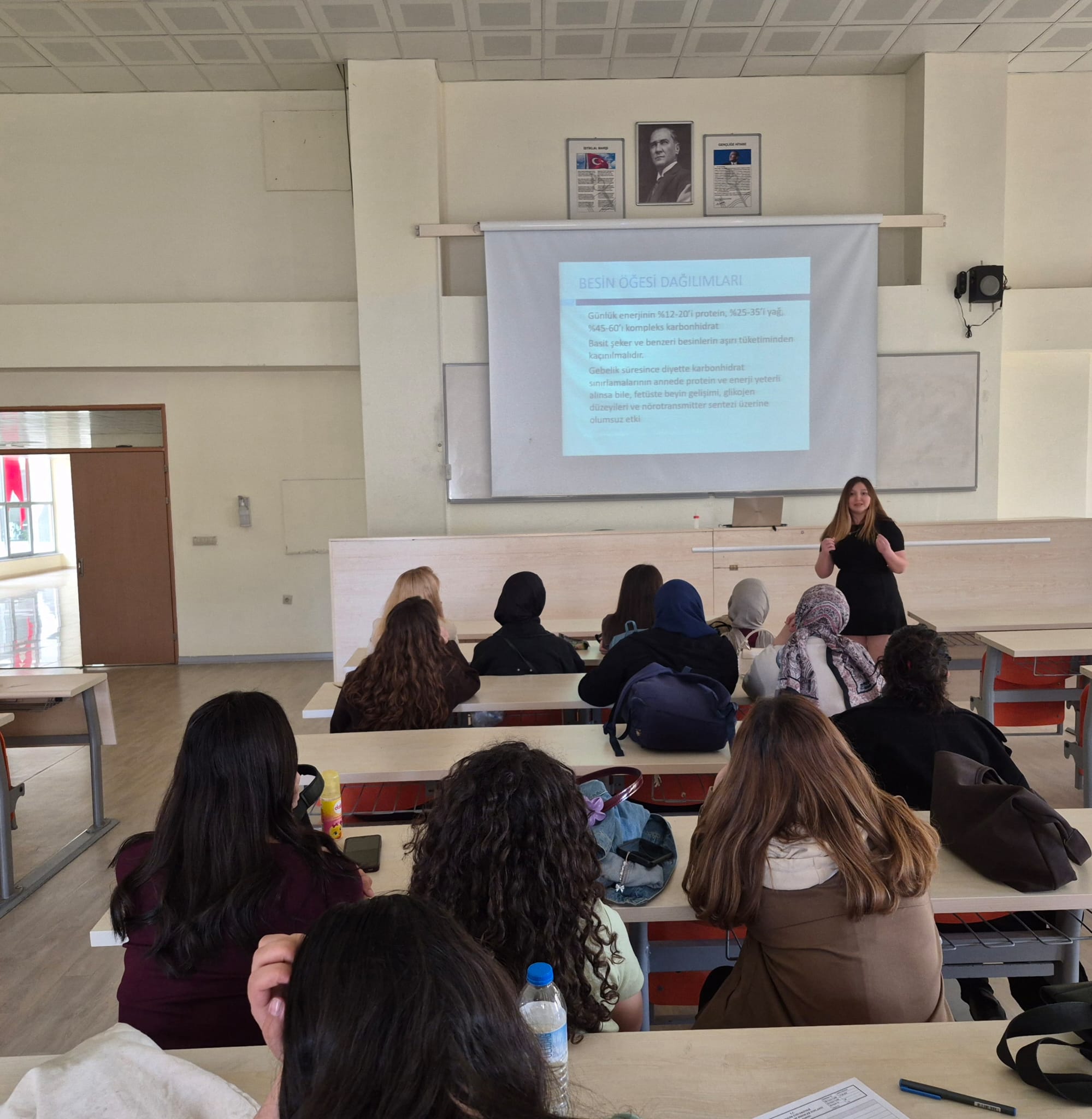 Ebeler Haftası Kapsamında Gebelik ve Emziklilik Döneminde Beslenme Semineri Düzenlendi 3