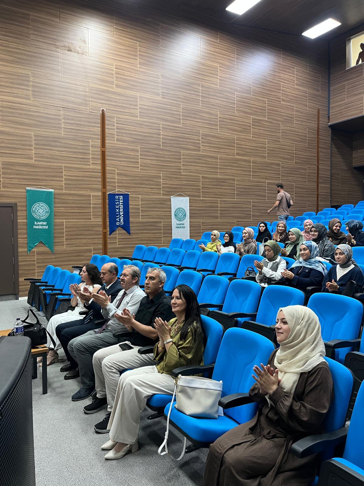 Balıkesir’de İlahiyat Öğrencilerine Yönelik Sertifika Programı Tamamlandı 1