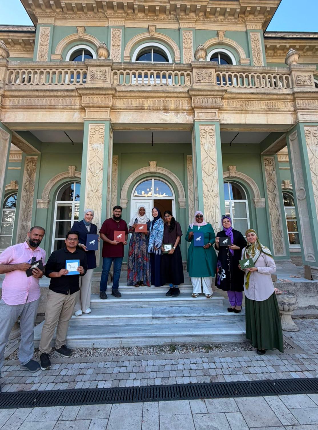 Balıkesir Üniversitesi İlahiyat Fakültesi Öğretim Üyesi Dr. Öğr. Üyesi Beyza Çakır, Türk İslam Sanatları Kültür Akademisinde Katı Sanatı Dersleri Verdi 2