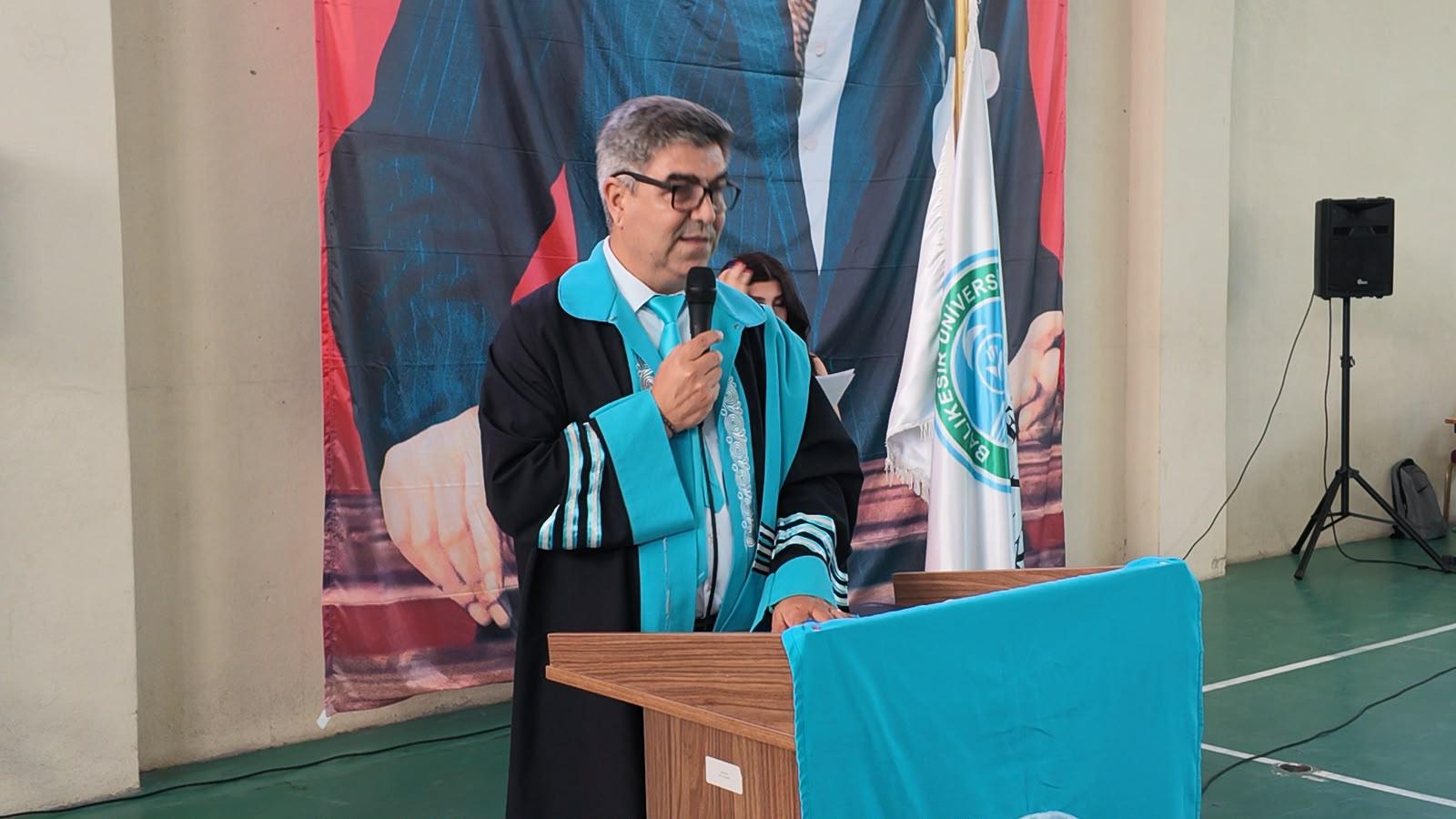 Savaştepe Meslek Yüksekokulu 2025-2026 Akademik Yılı Mezuniyet Töreni gerçekleştirildi. 6
