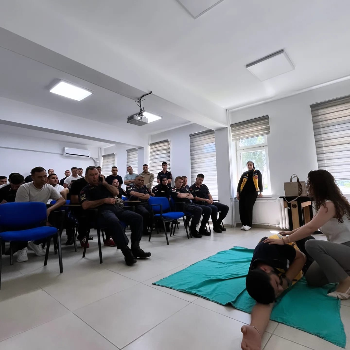 İvrindi İlçe Jandarma Komutanlığında İlk yardım Bilgilendirme Eğitimi 7