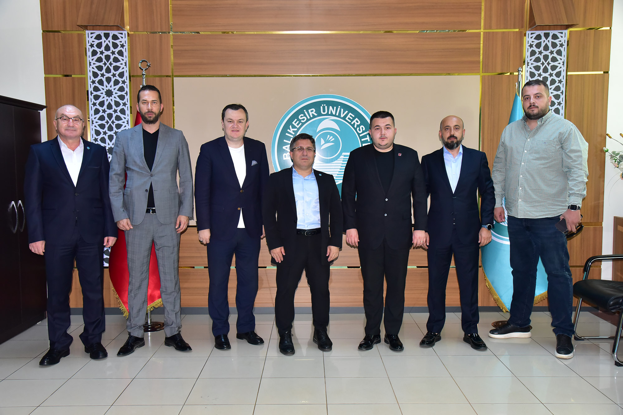 Balıkesirspor Yönetiminden BAÜN Rektörü Oğurlu'ya Ziyaret 2