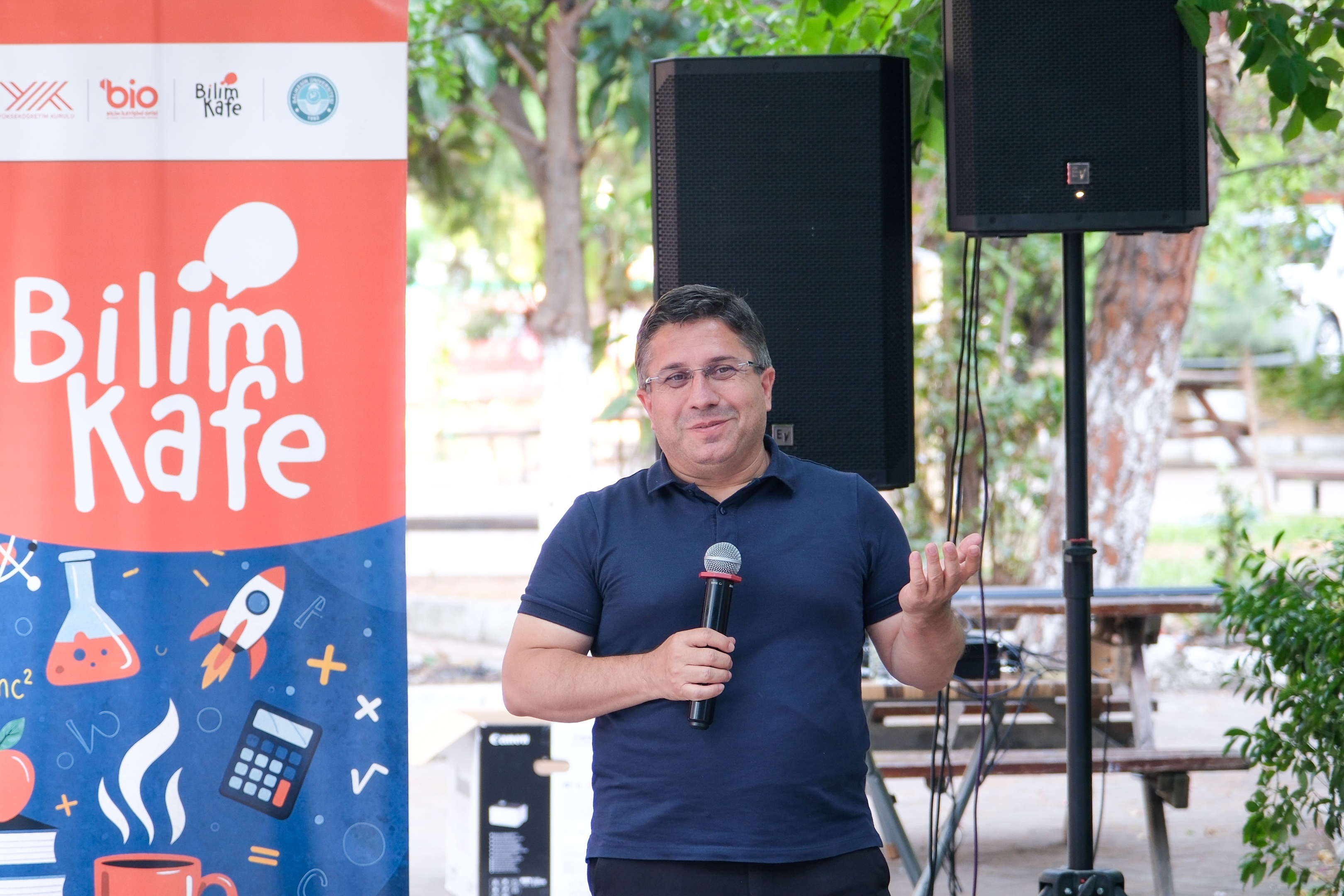 Fakültemiz Akademisyenleri “Geleceğin Yetkinlikleri” Başlıklı Bilim Kafe Etkinliğinde Yer Aldı 3