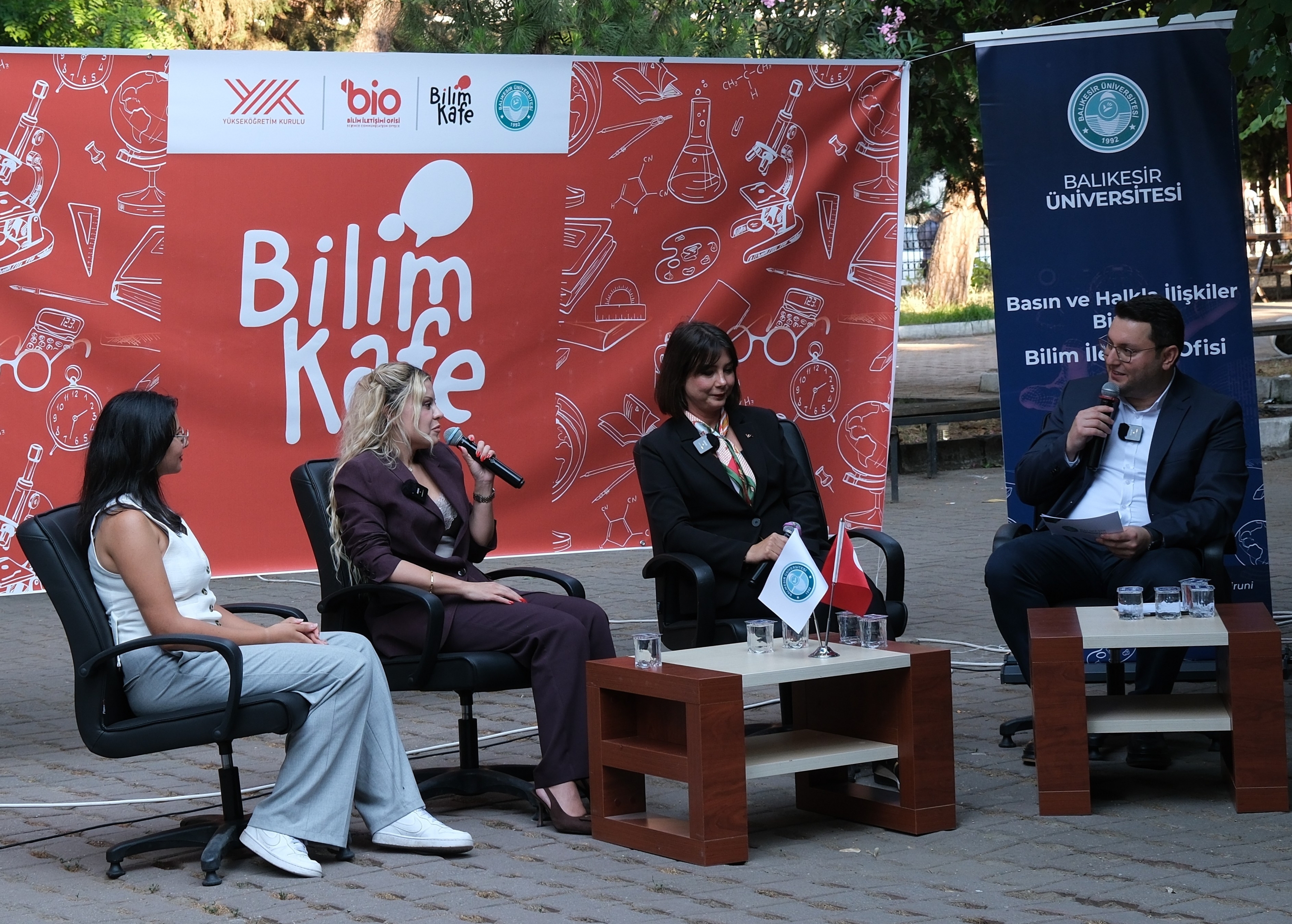 Fakültemiz Akademisyenleri “Geleceğin Yetkinlikleri” Başlıklı Bilim Kafe Etkinliğinde Yer Aldı 5