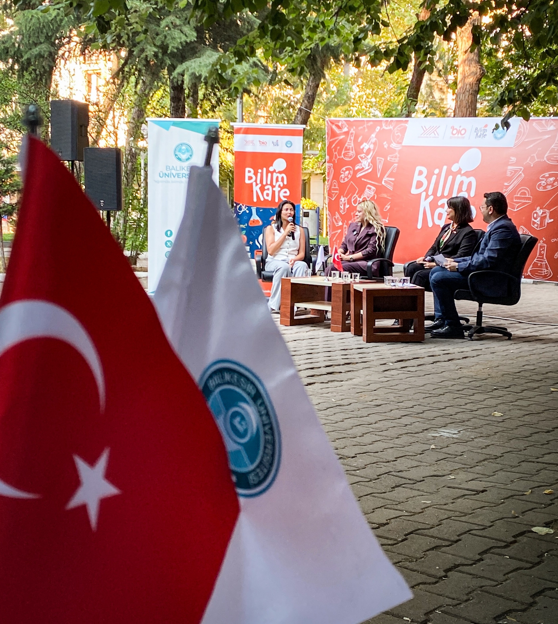 Fakültemiz Akademisyenleri “Geleceğin Yetkinlikleri” Başlıklı Bilim Kafe Etkinliğinde Yer Aldı 7