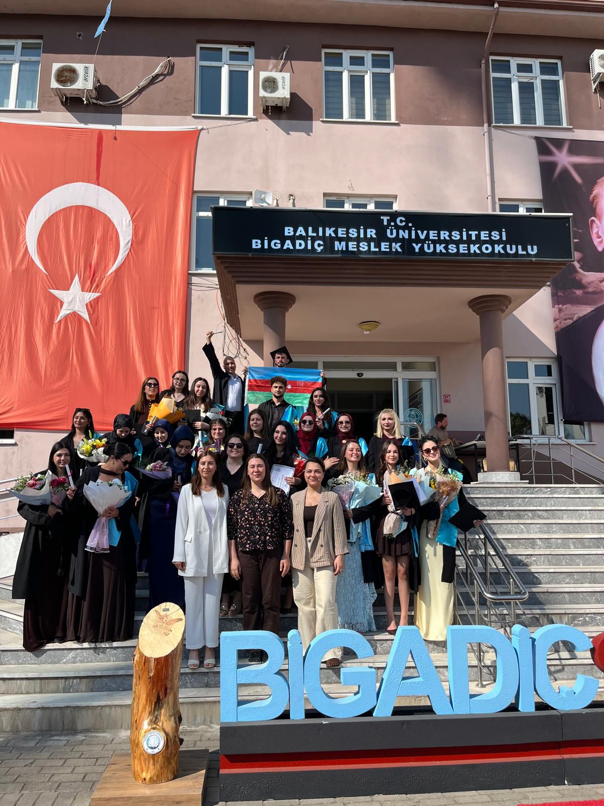 Bigadiç MYO' da Mezuniyet Coşkusu 27