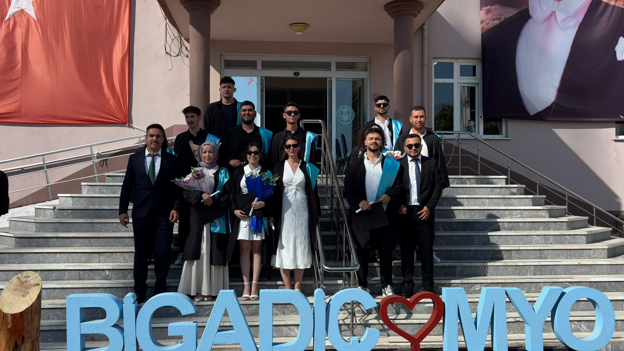 Bigadiç MYO' da Mezuniyet Coşkusu 21