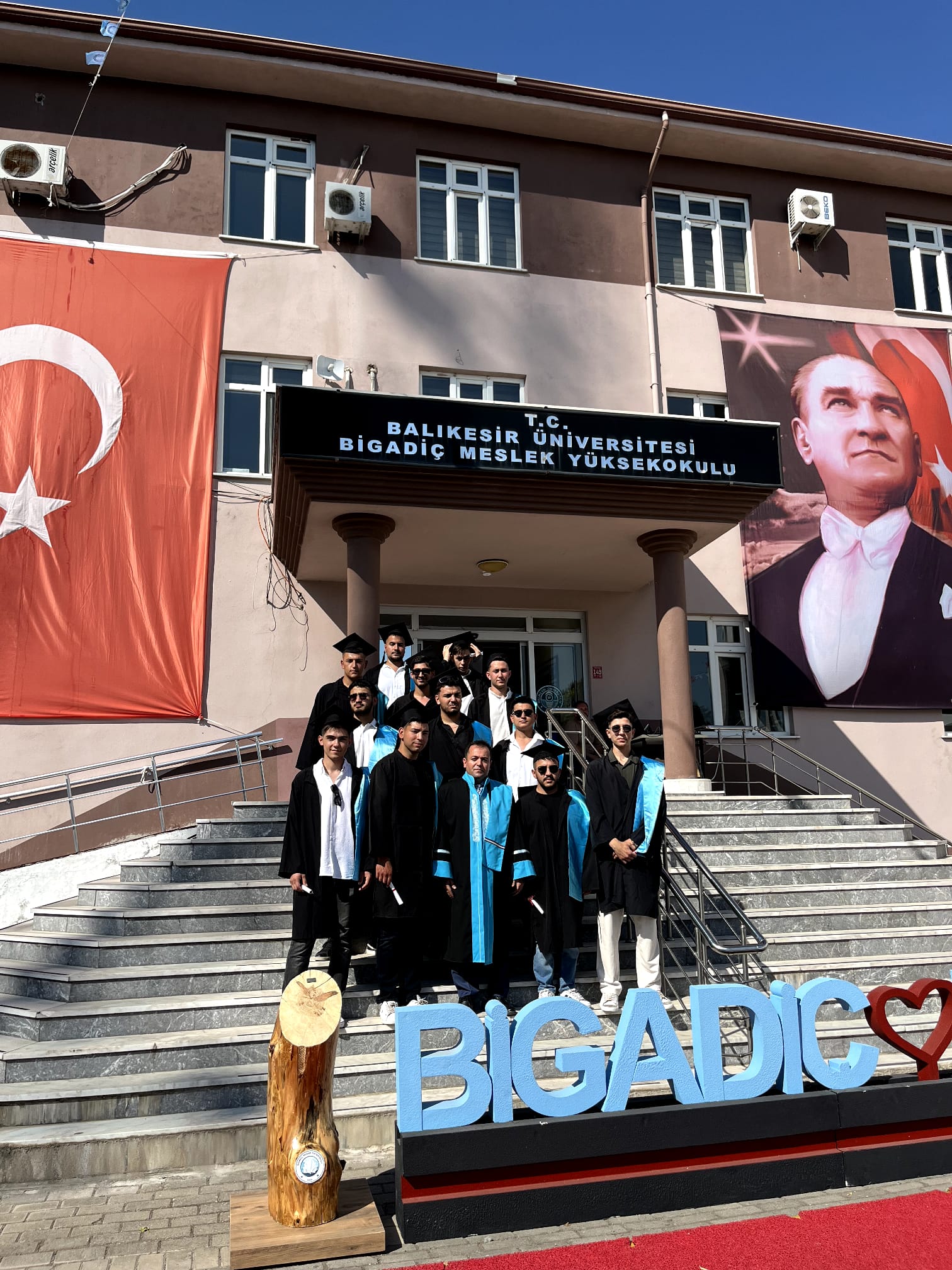 Bigadiç MYO' da Mezuniyet Coşkusu 20