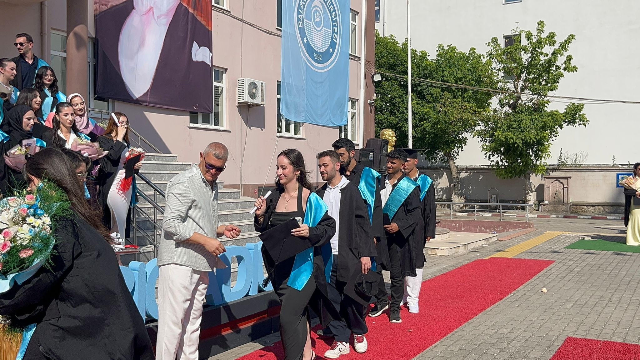 Bigadiç MYO' da Mezuniyet Coşkusu 18