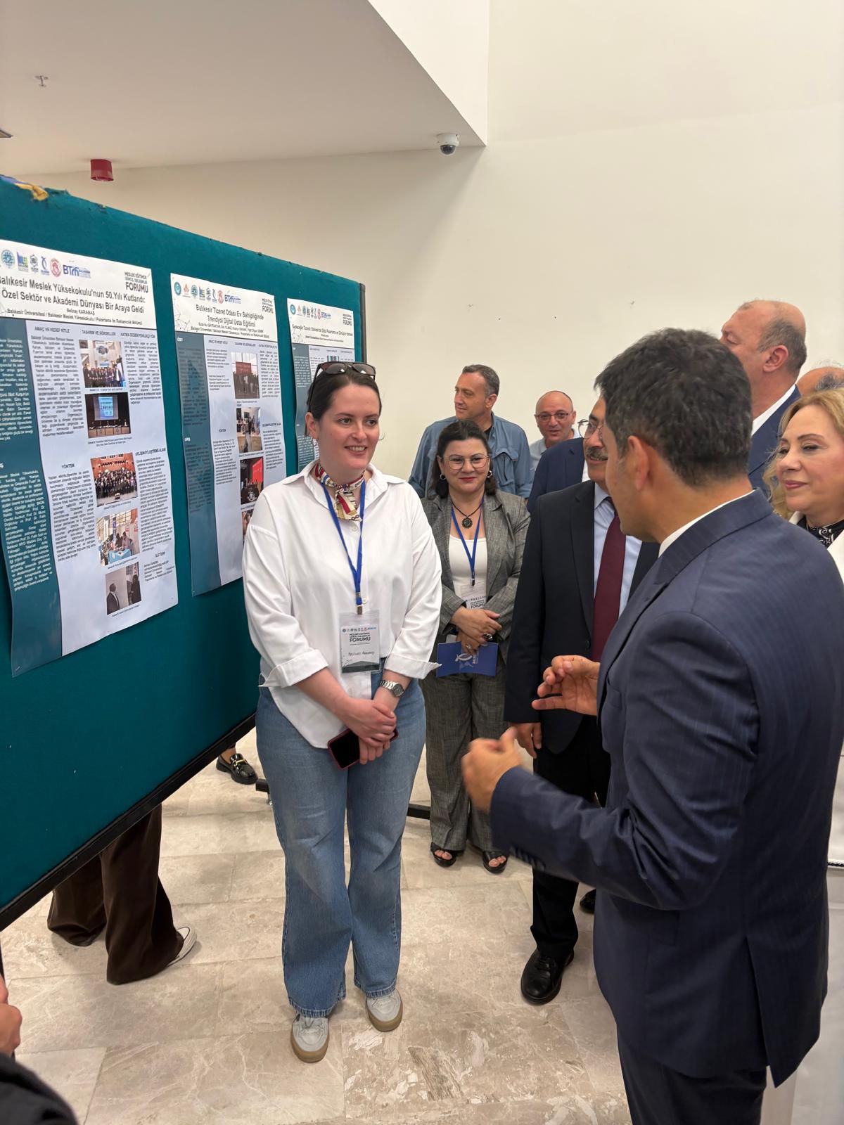 Marketing and Advertising Department Students Contribute to the Forum with Poster Presentations
