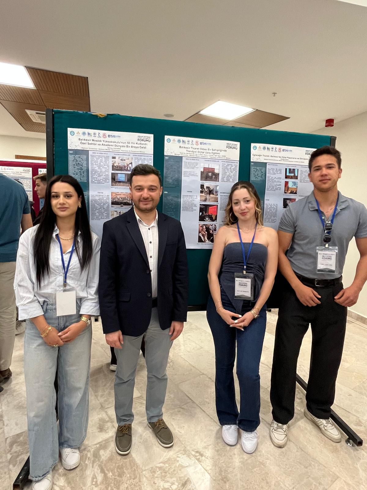 Marketing and Advertising Department Students Contribute to the Forum with Poster Presentations 3