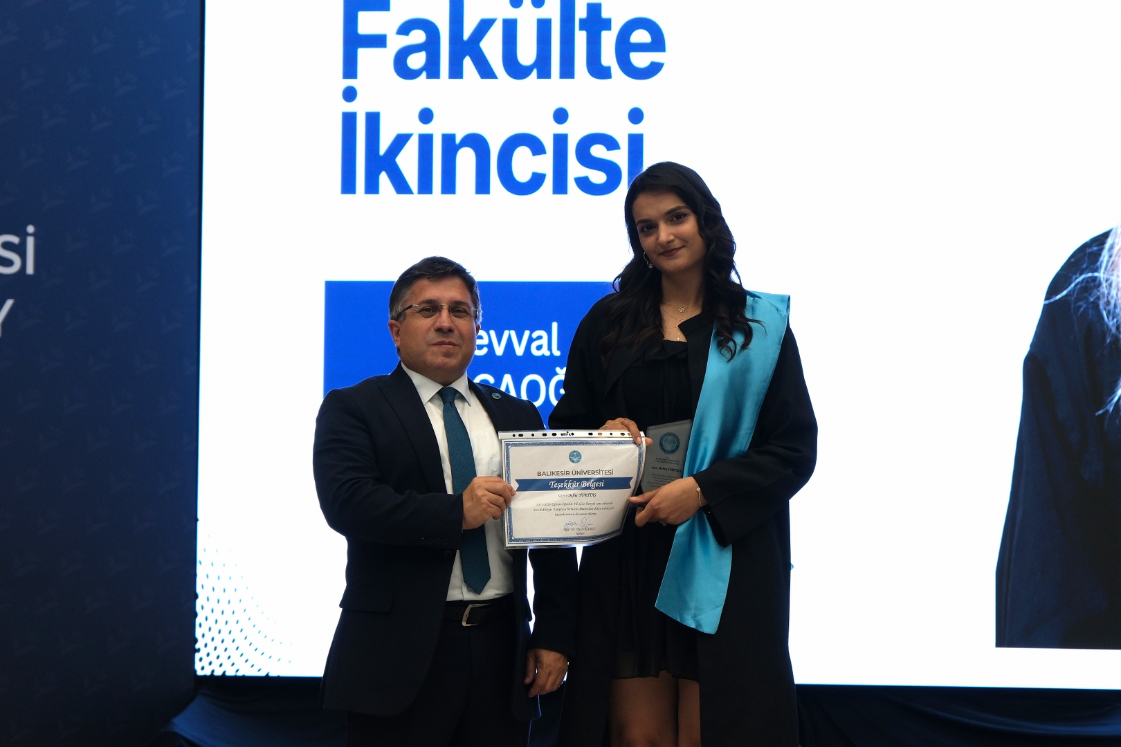 BAÜN Fen Edebiyat Fakültesinde Mezuniyet Sevinci 9