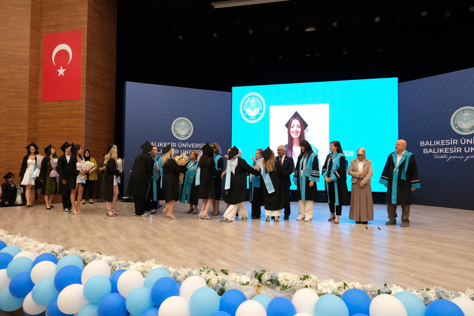 BAÜN Fen Edebiyat Fakültesinde Mezuniyet Sevinci 22