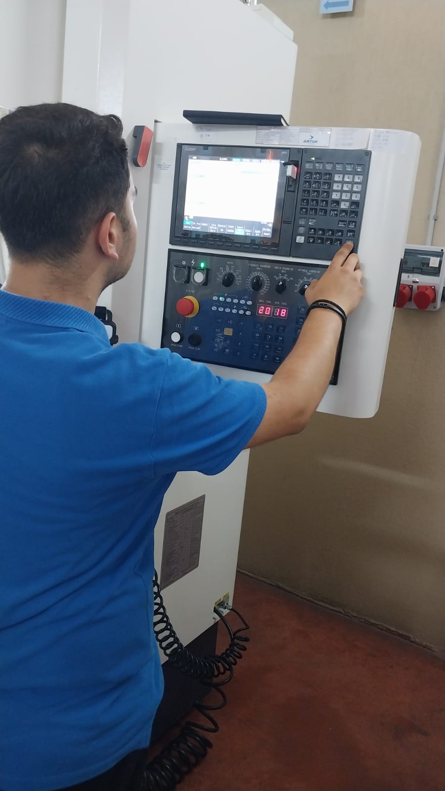 Edremit Meslek Yüksekokulu Öğrencileri İşletmede Mesleki Eğitimlerini Başarıyla Tamamladı 4