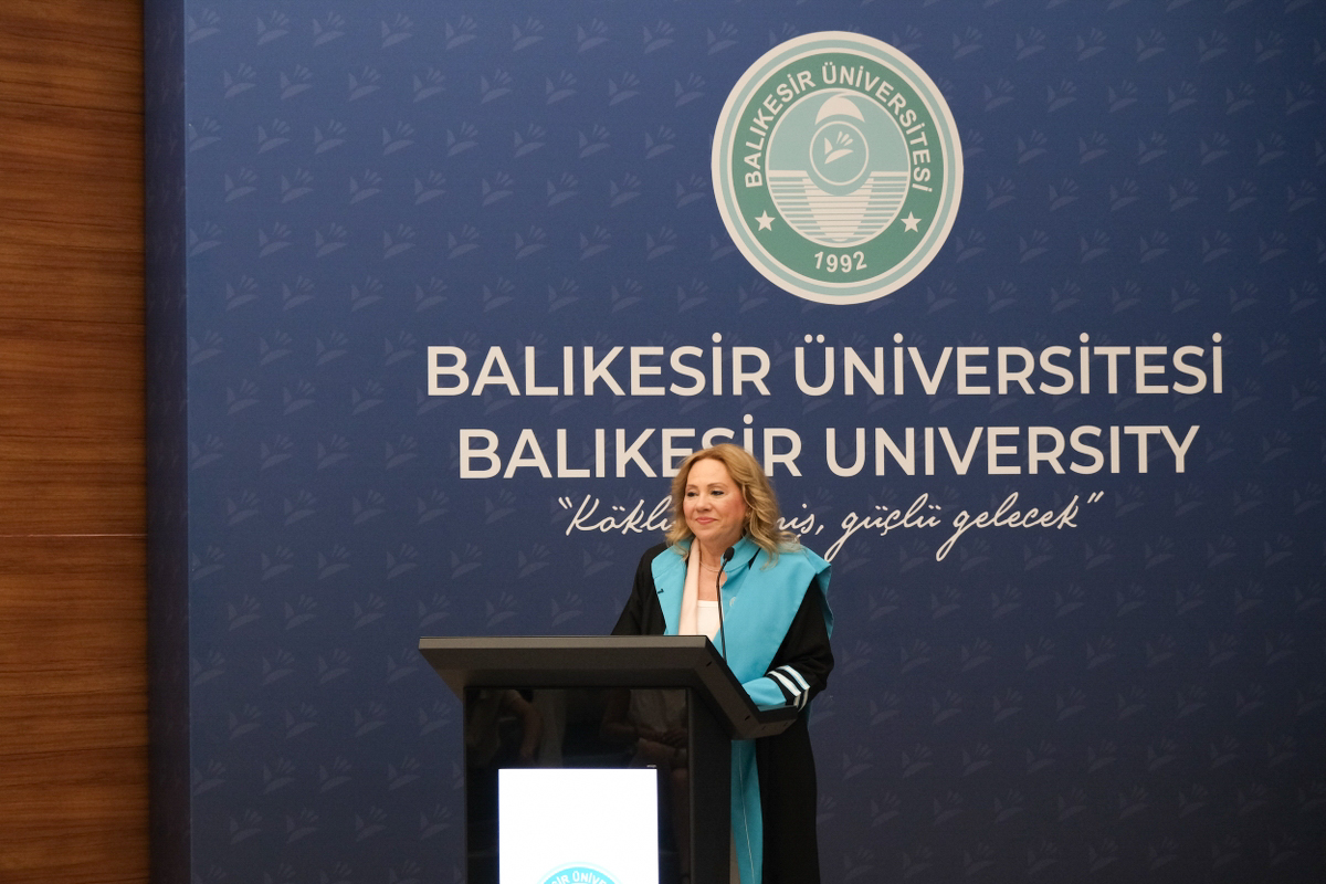 Balıkesir MYO’da Mezuniyet Gururu 5