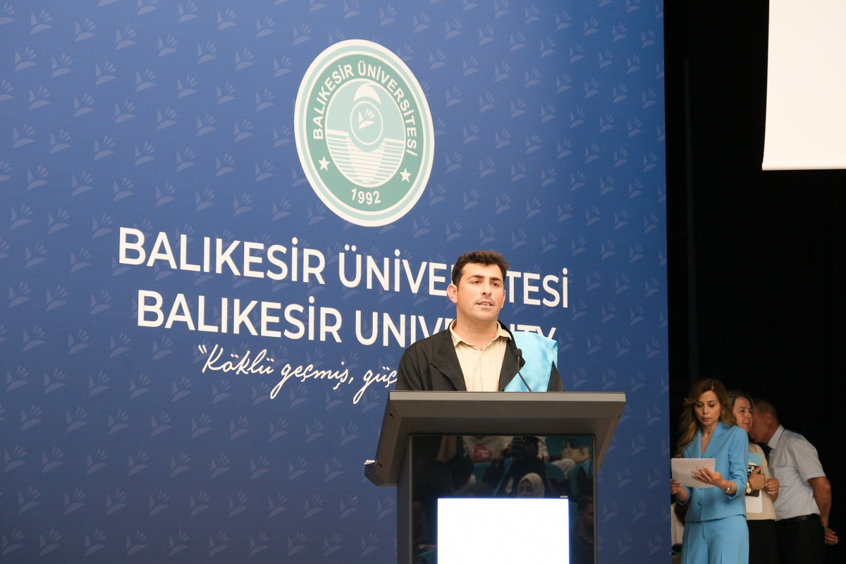 Balıkesir MYO’da Mezuniyet Gururu 4