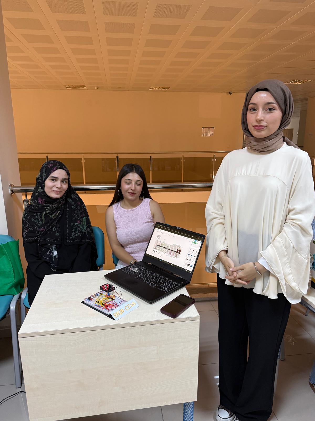 Sayısal Tasarım Laboratuvarı Proje Sergisi Başarıyla Gerçekleştirildi 10