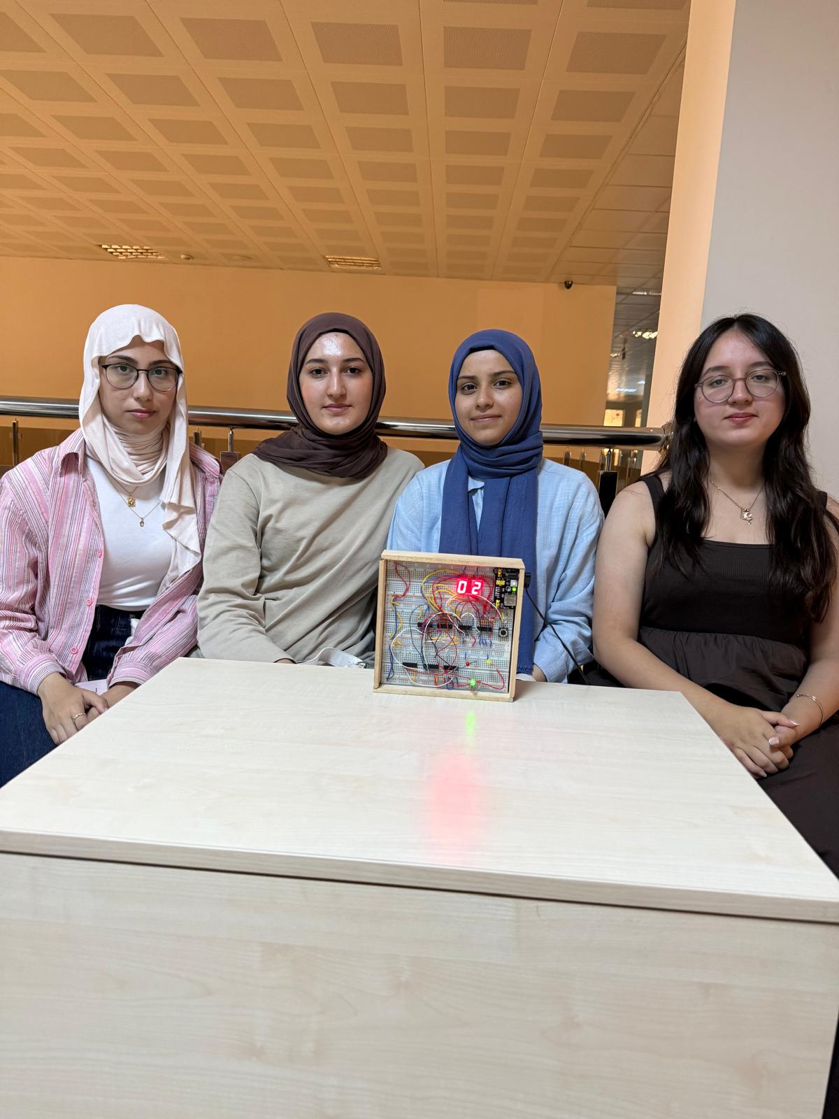 Sayısal Tasarım Laboratuvarı Proje Sergisi Başarıyla Gerçekleştirildi 6