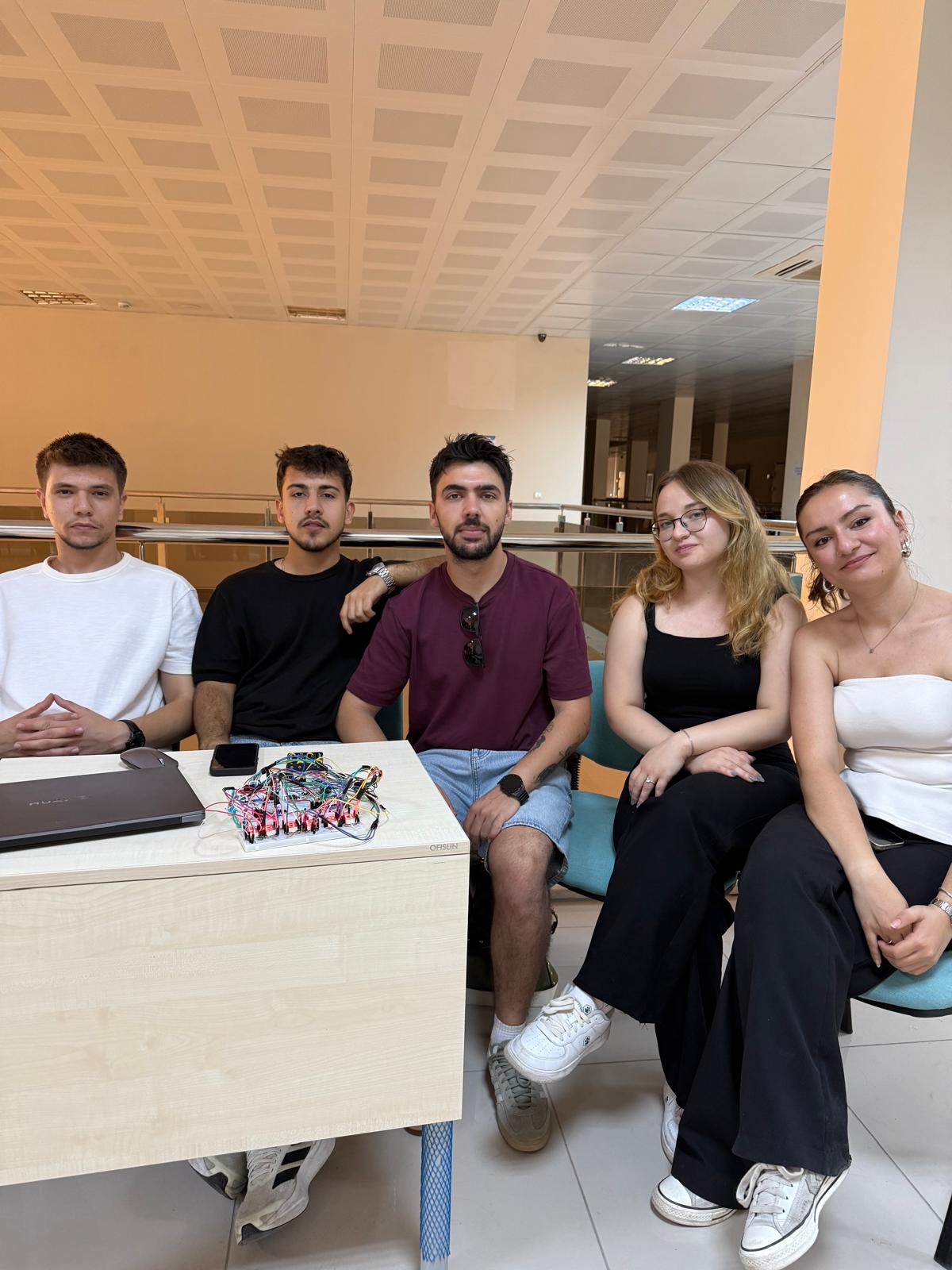 Sayısal Tasarım Laboratuvarı Proje Sergisi Başarıyla Gerçekleştirildi 3