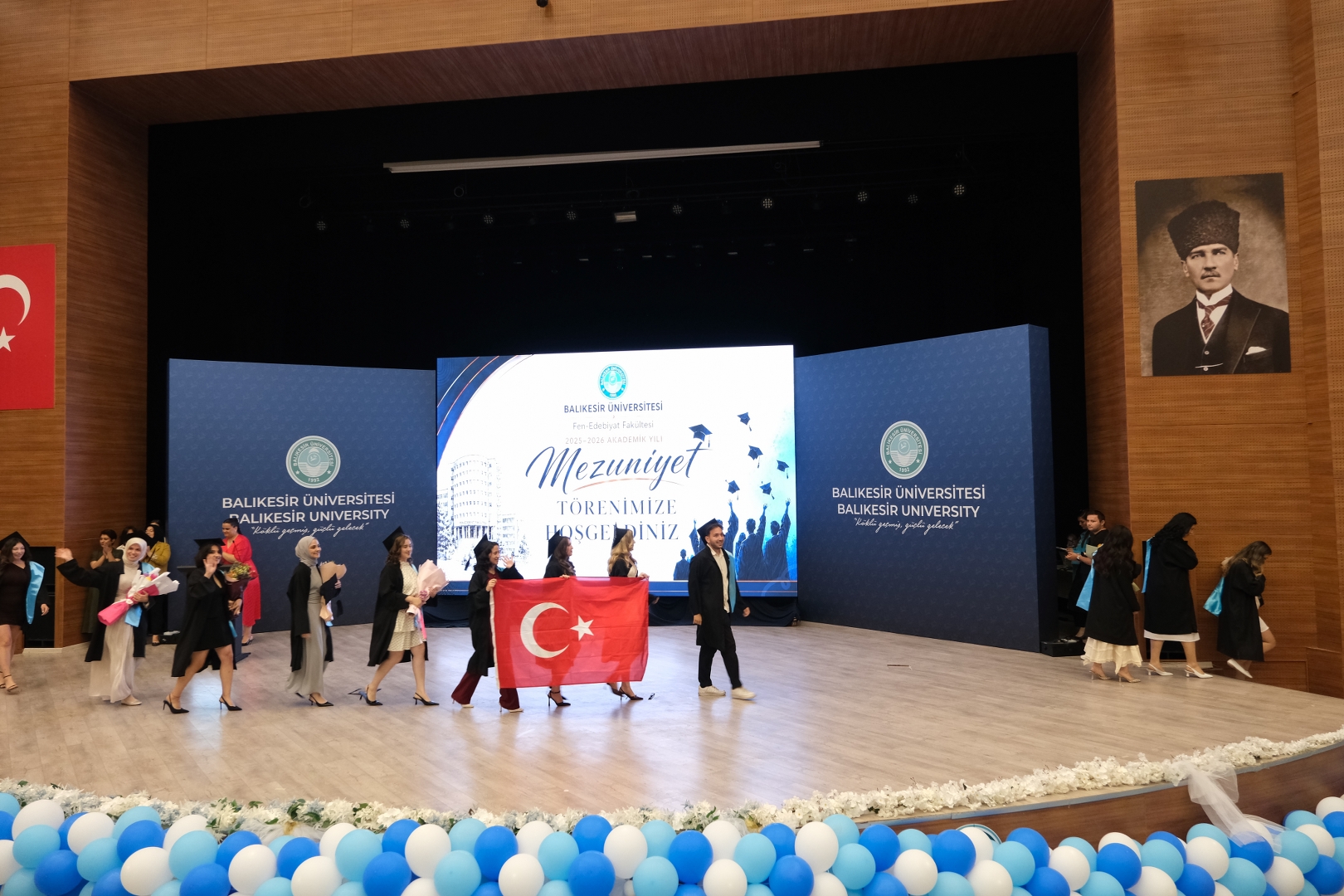 Bölümümüzde Mezuniyet Coşkusu! 4