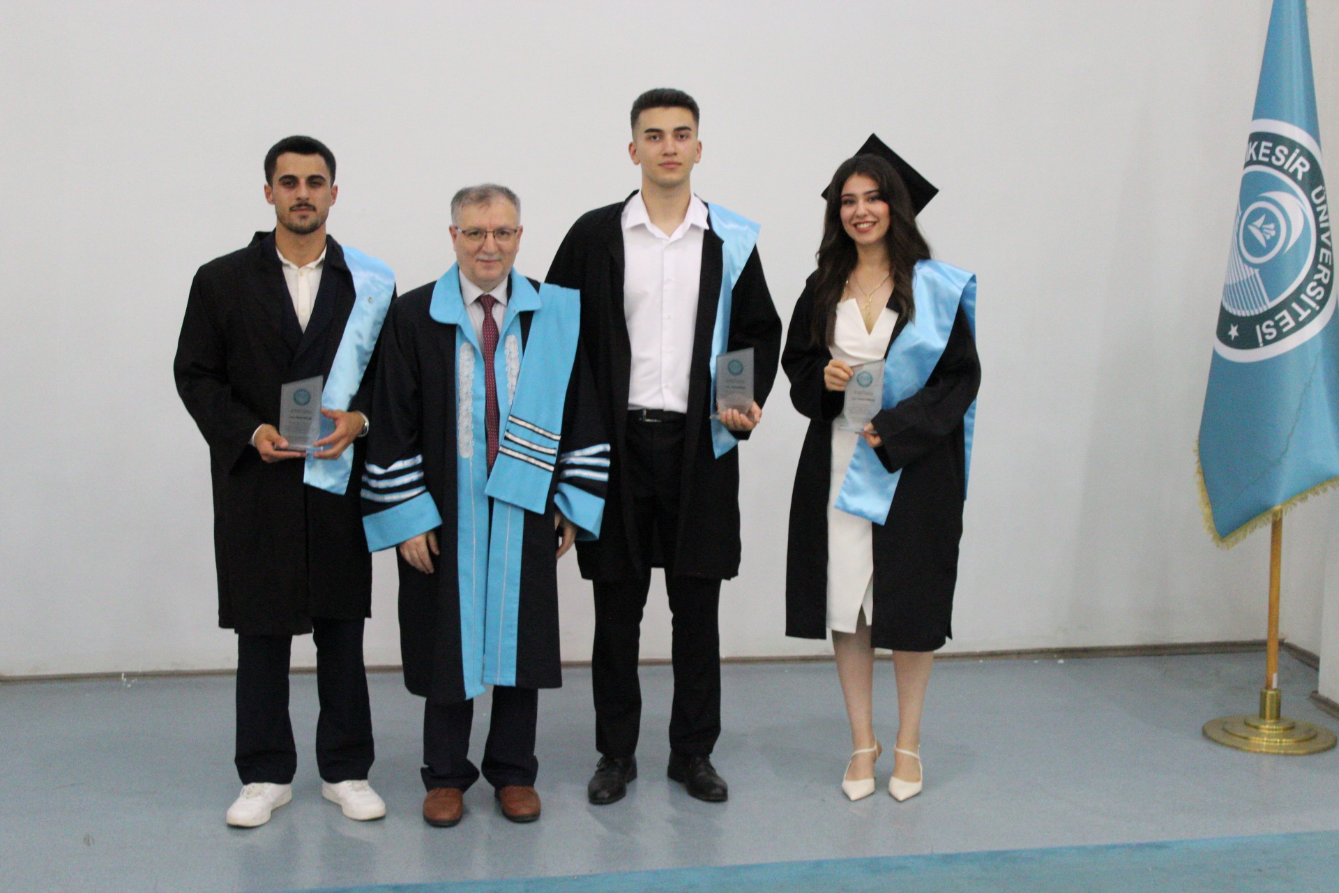 Bölümümüzde Mezuniyet Coşkusu! 12