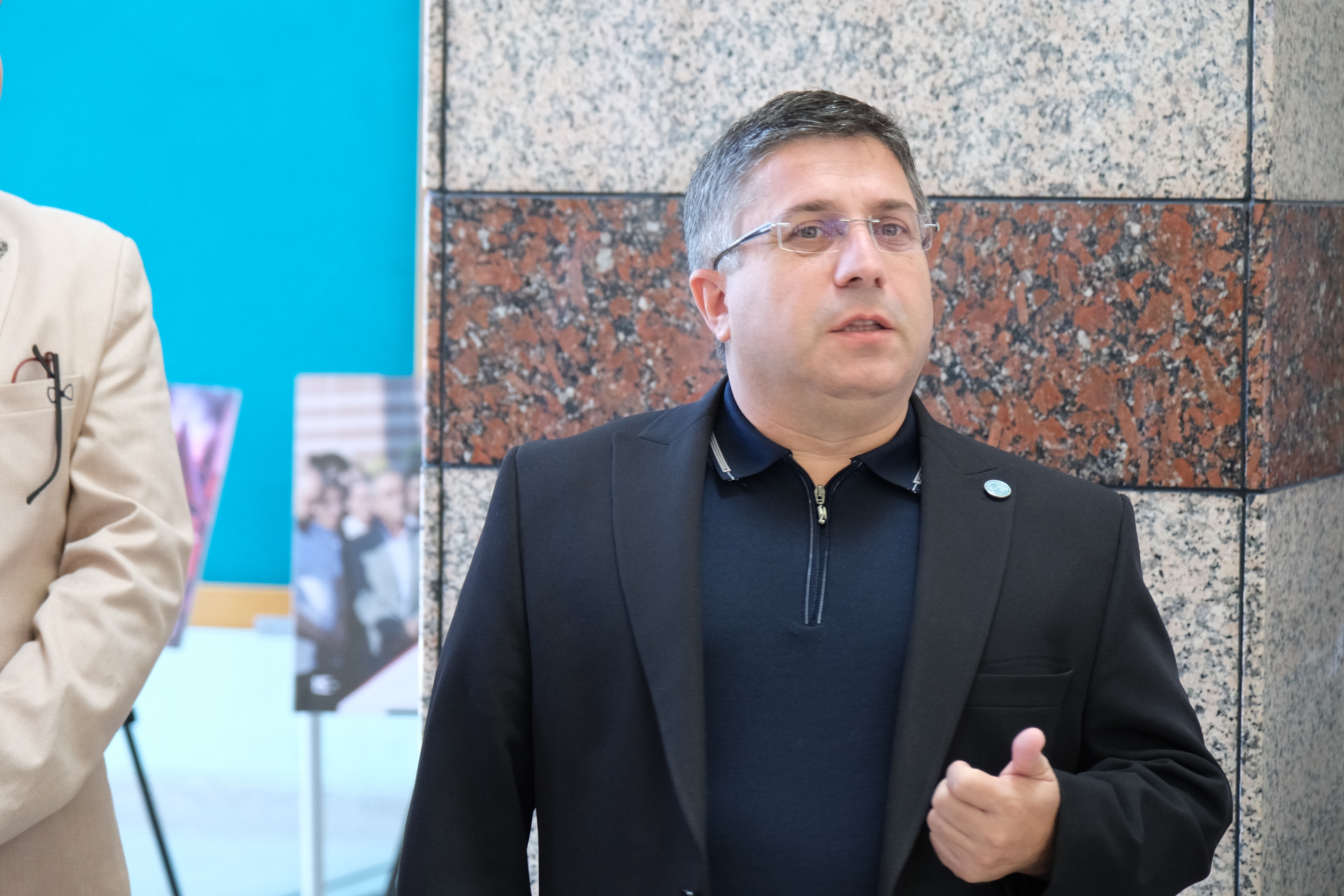 Balıkesir Üniversitesinde 15 Temmuz Demokrasi ve Milli Birlik Günü Fotoğraf Sergisi Ziyarete Açıldı 3