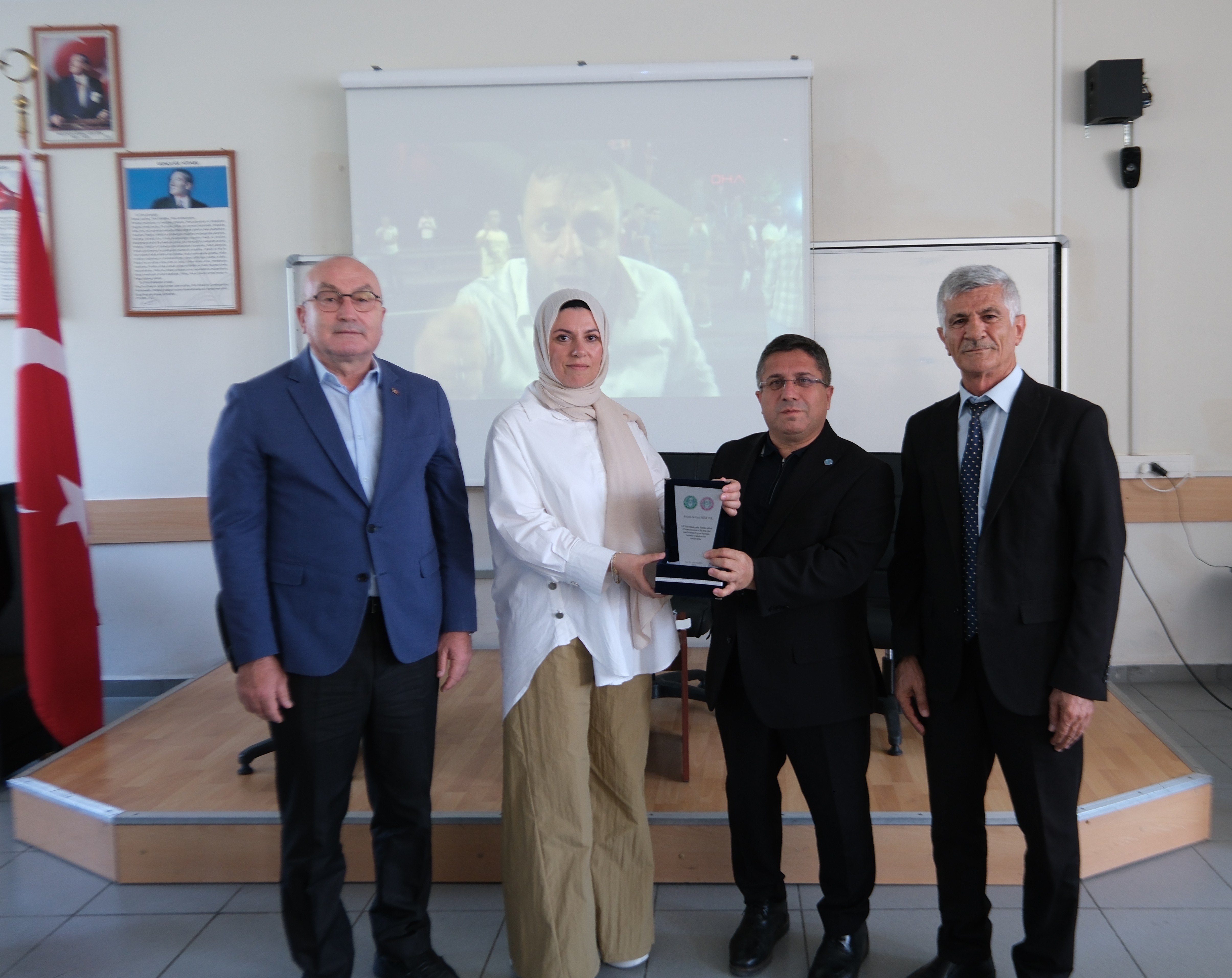 BAÜN’de 15 Temmuz’un Hafızası Canlı Tanıklıklarla Paylaşıldı: Şehit Yakınlarıyla Anlamlı Söyleşi 9