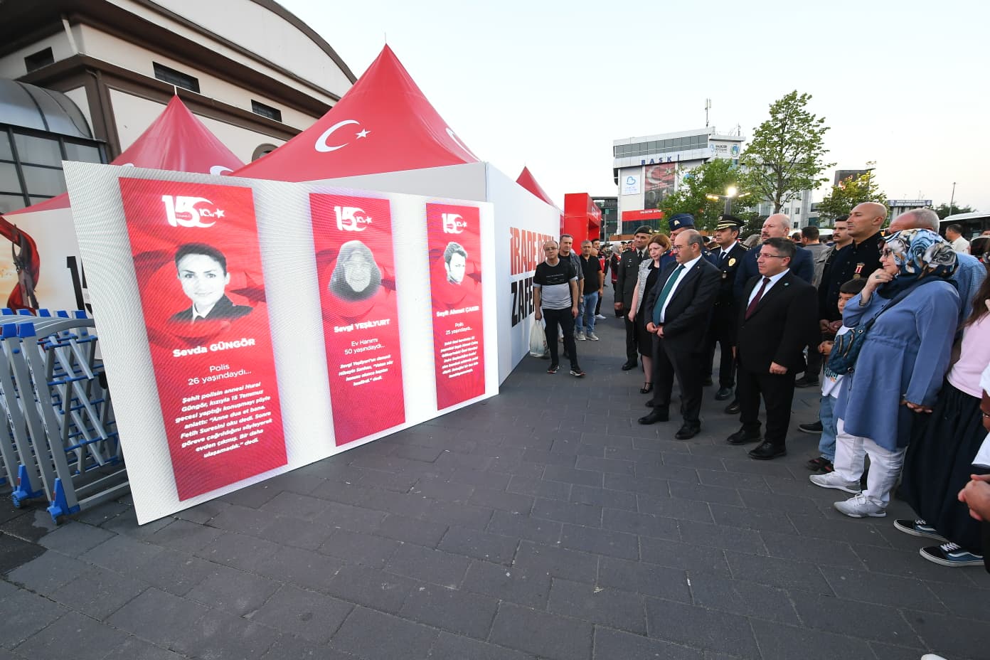 BAÜN Rektörü Oğurlu, 15 Temmuz Anma Çadırını Ziyaret Etti 3
