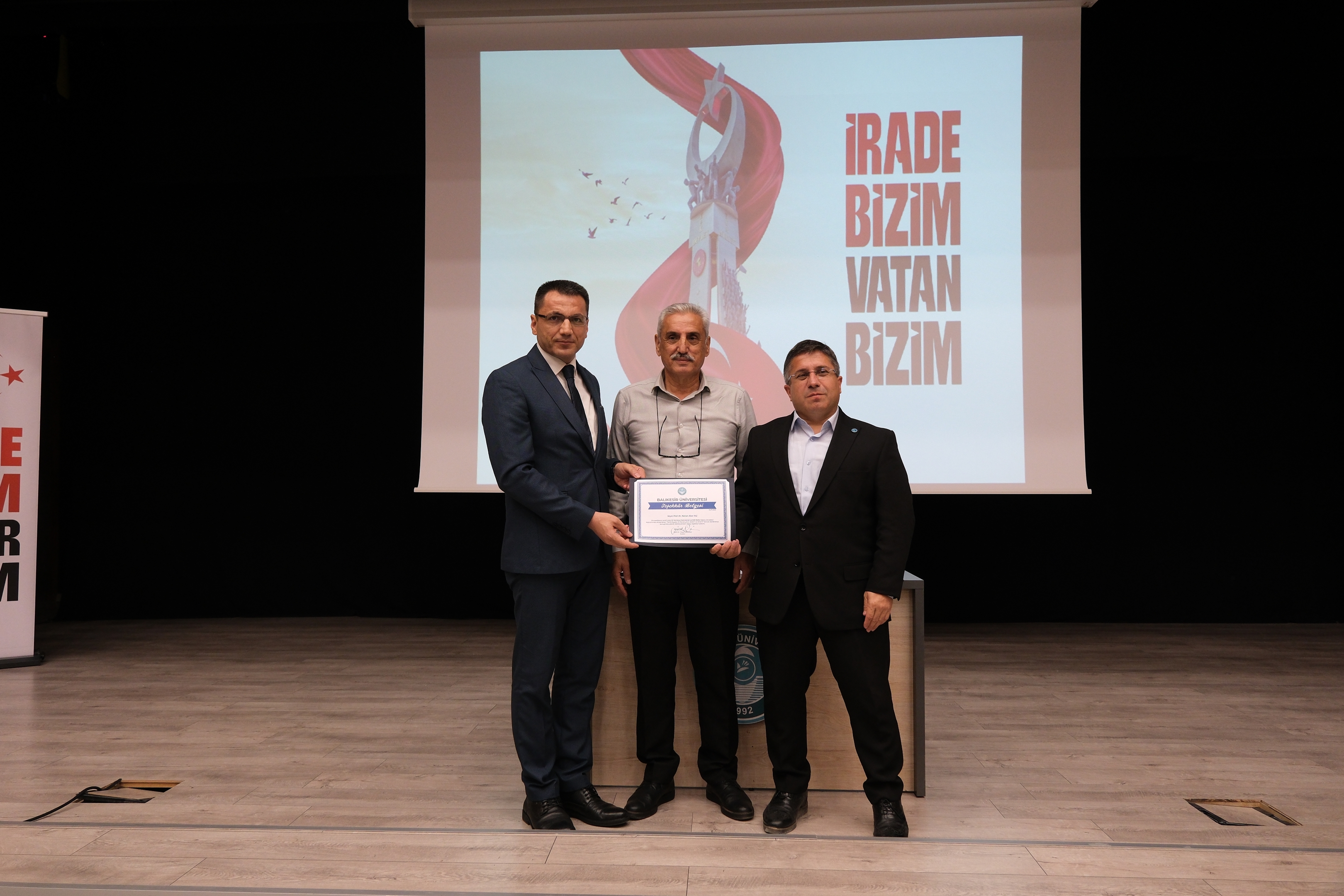 Tarihi Açıdan 15 Temmuz'un Önemi BAÜN'de Konuşuldu 9