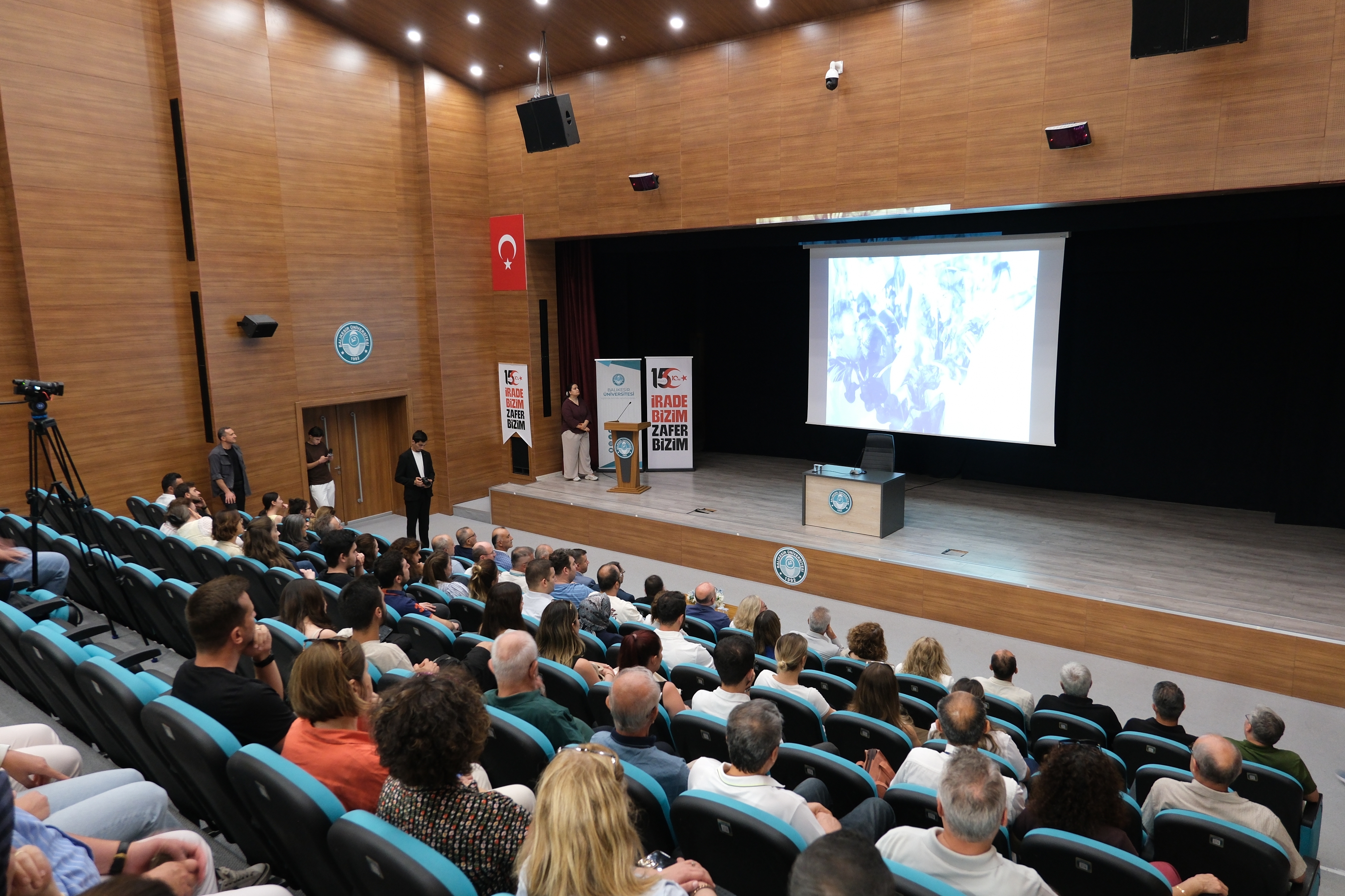 Tarihi Açıdan 15 Temmuz'un Önemi BAÜN'de Konuşuldu 4