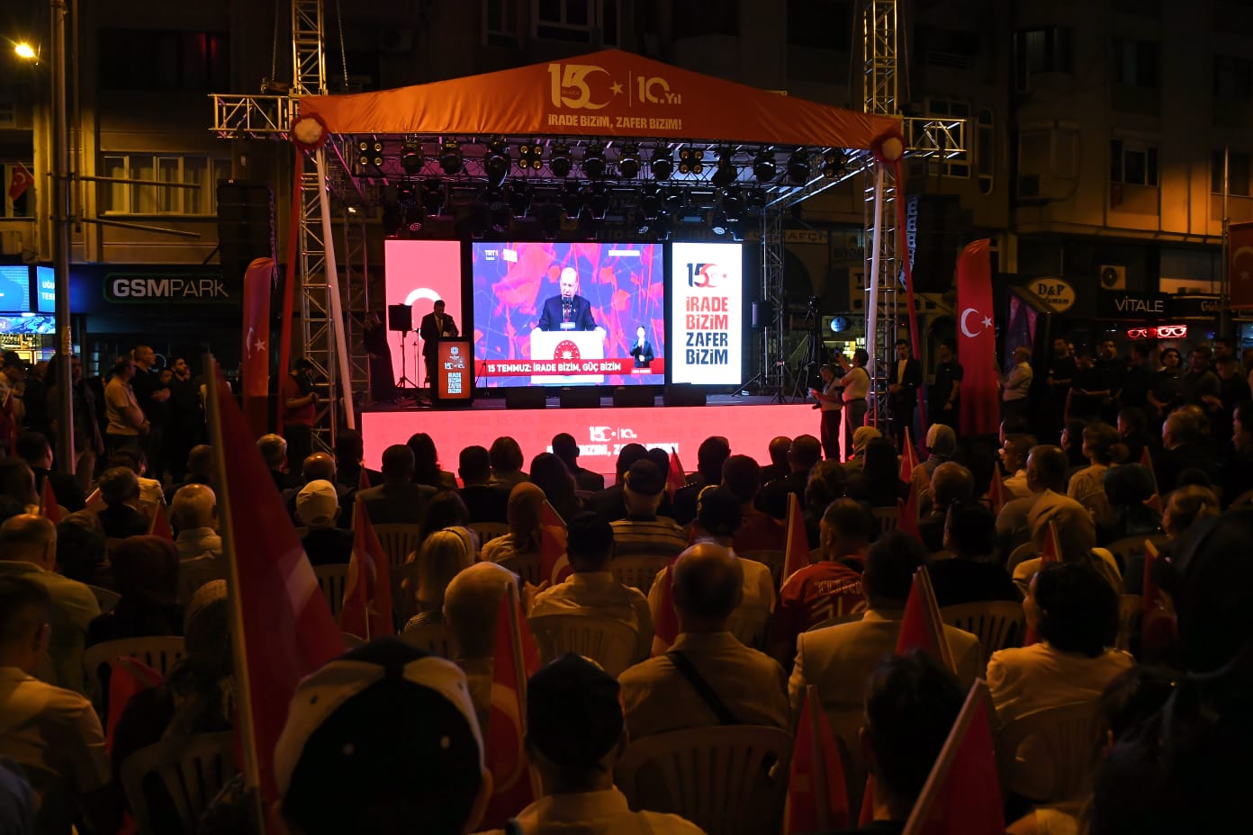 Rektör Oğurlu, Millî İrade Meydanı’ndaki 15 Temmuz Anma Programına Katıldı 2