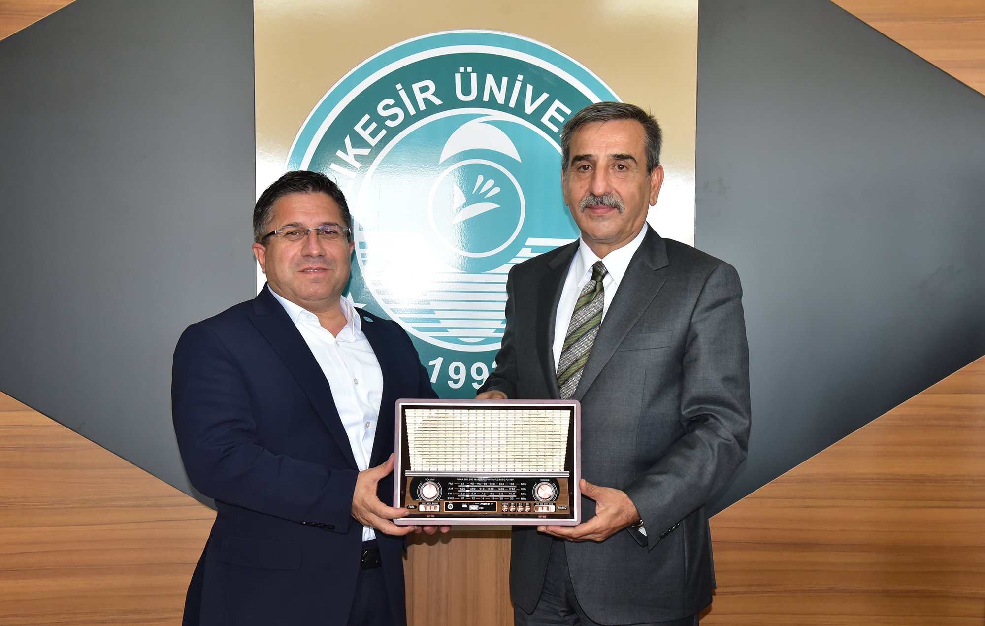 Türk Sağlık-Sen ve Türk Kamu-Sen Genel Başkanı Önder Kahveci’den Rektör Oğurlu’ya Ziyaret 4