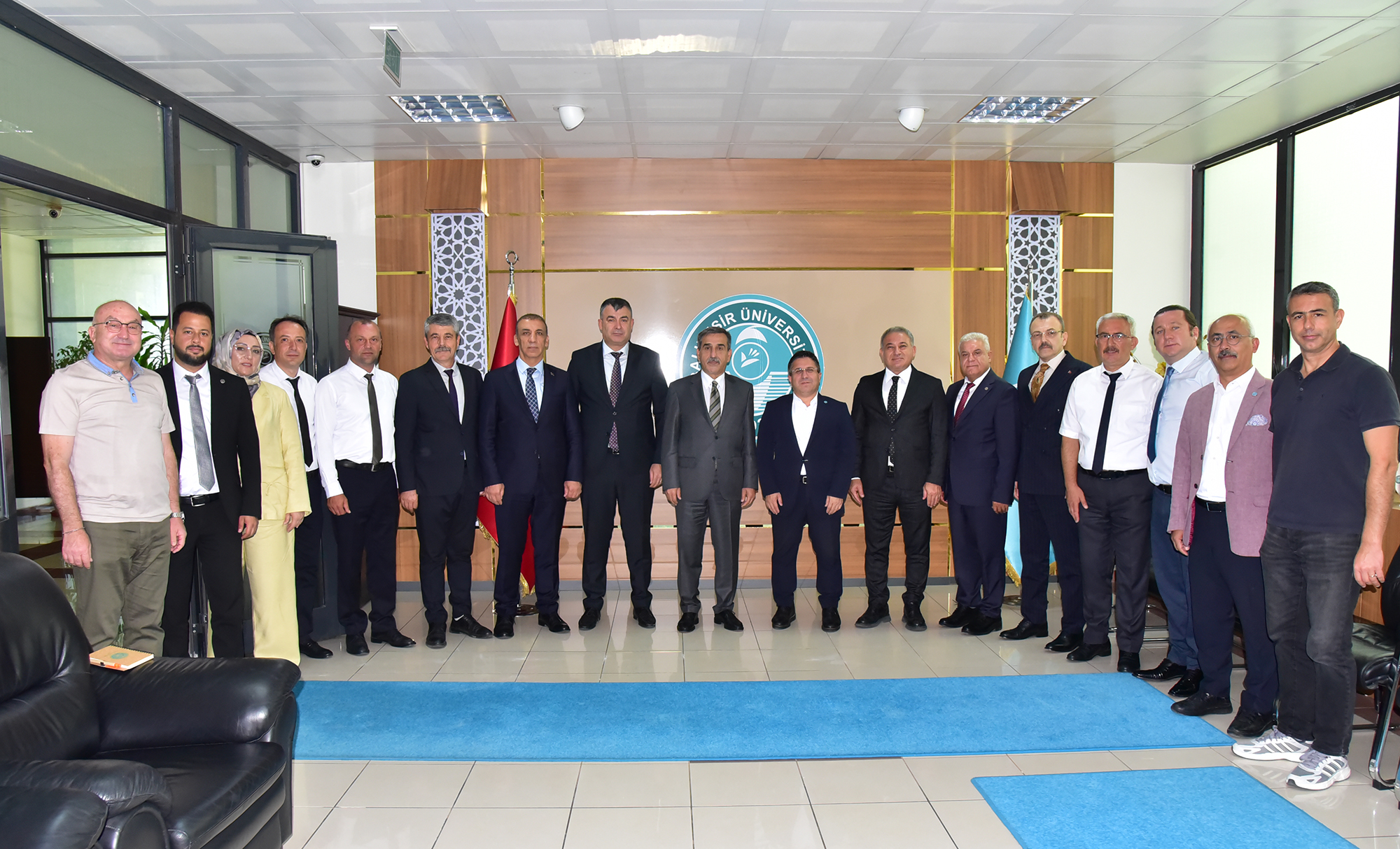 Türk Sağlık-Sen ve Türk Kamu-Sen Genel Başkanı Önder Kahveci’den Rektör Oğurlu’ya Ziyaret