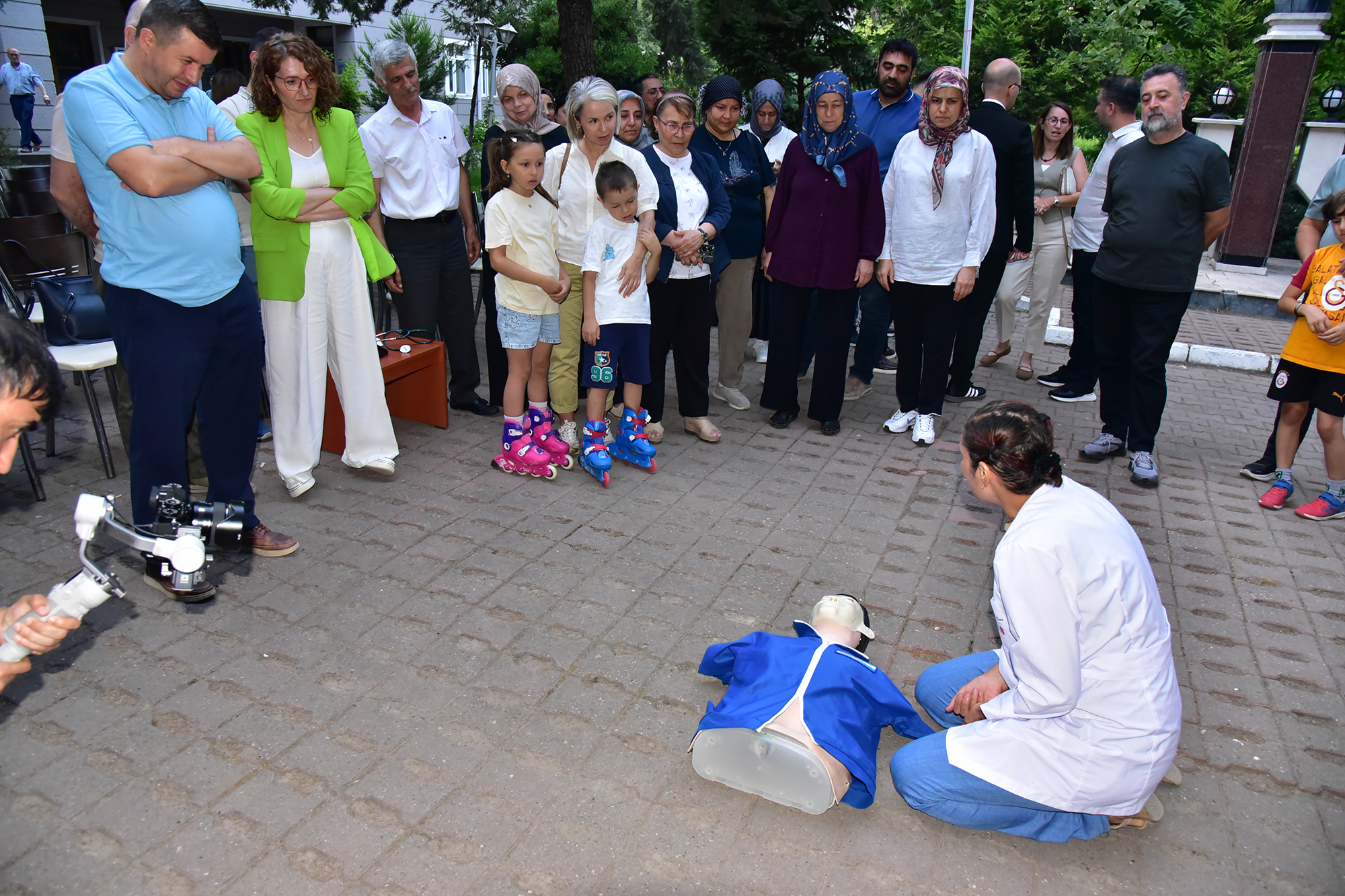 BAÜN Bilim Kafe’de Hayata Dokunanlar Topluluğundan Sağlık Taraması ve İlk Yardım Eğitimi