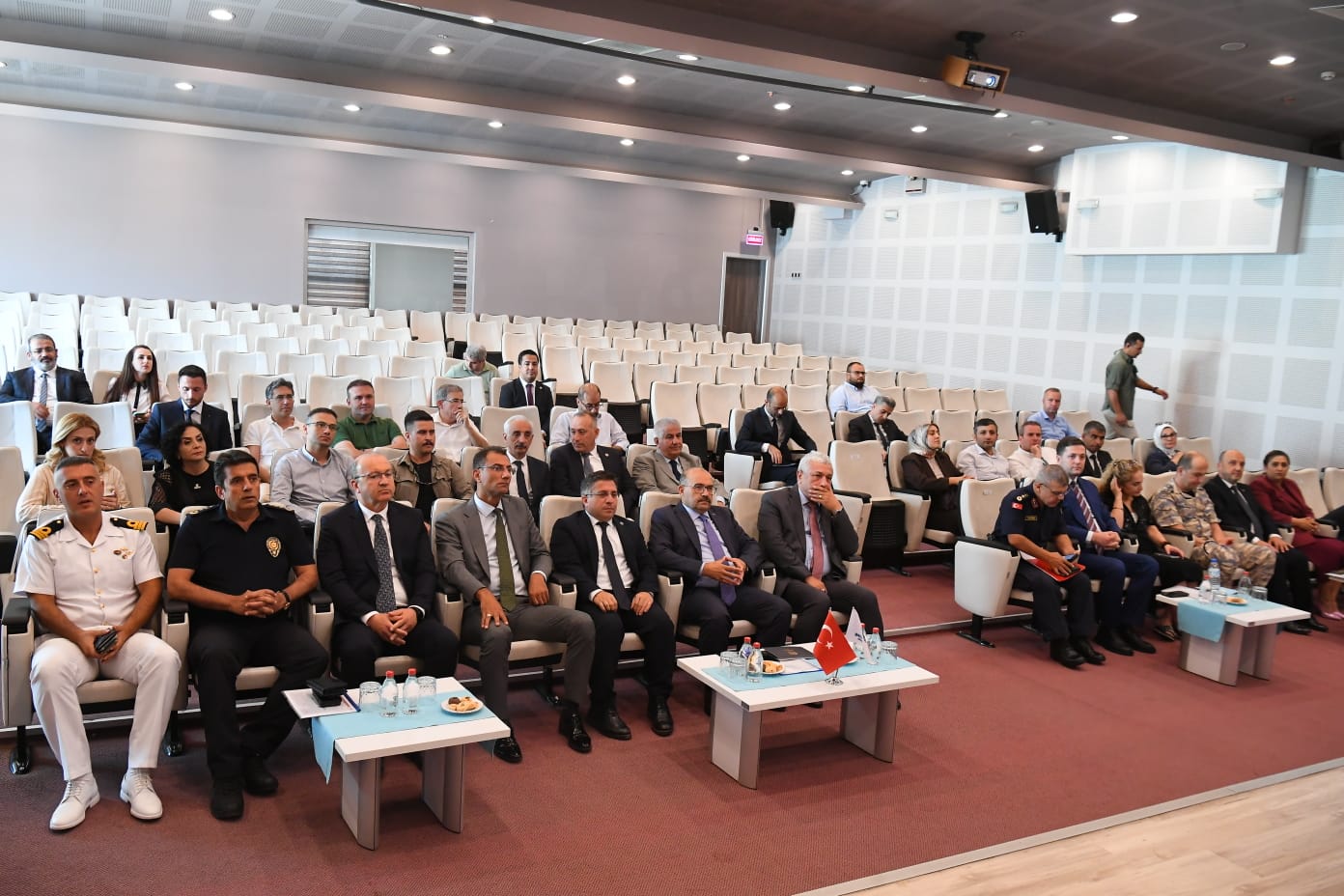 Rektör Oğurlu, Bağımlılıkla Mücadele İl Koordinasyon Kurulu Değerlendirme Toplantısına Katıldı