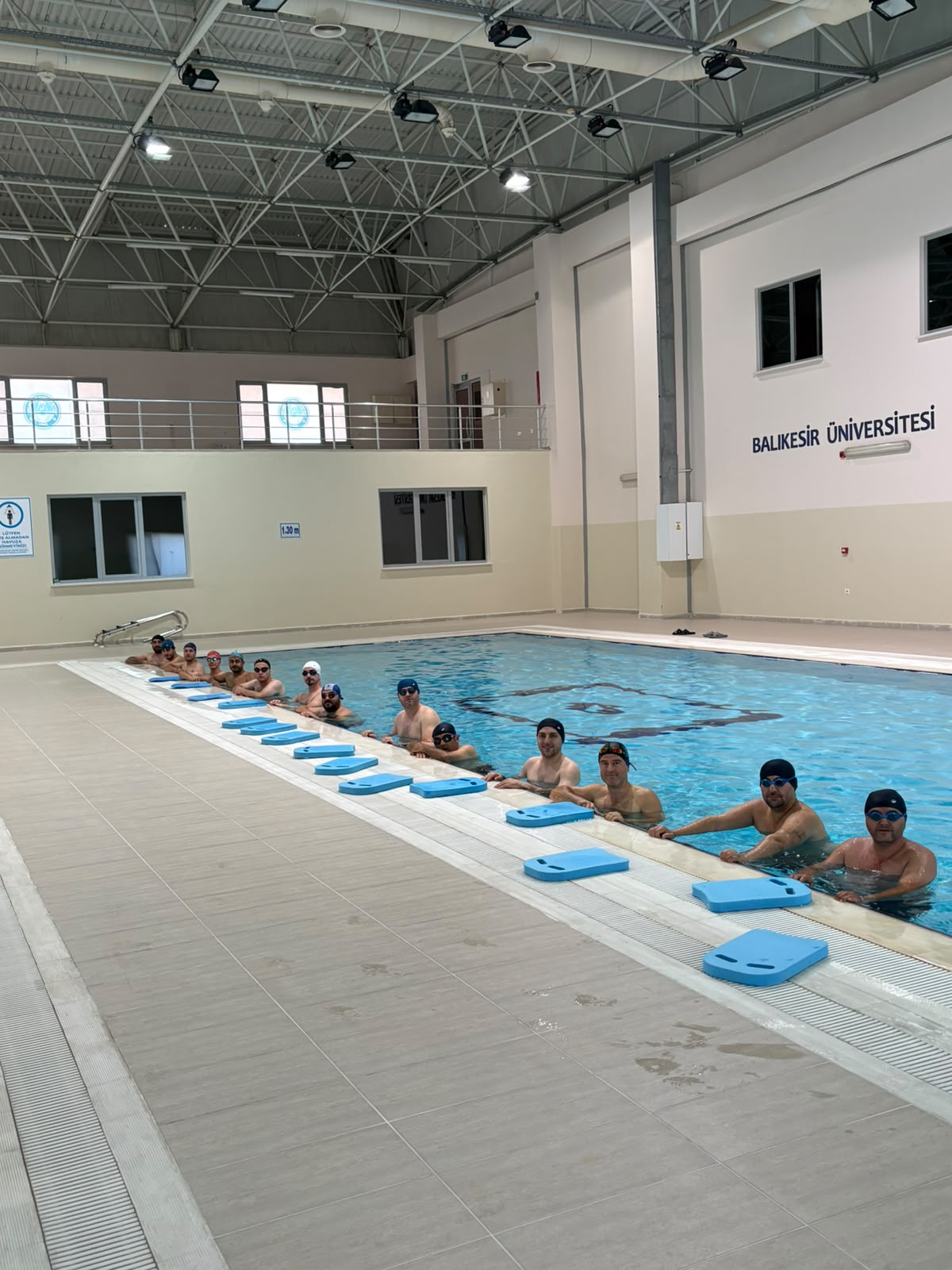 Balıkesir Üniversitesinde Yaz Dönemi Personel ve Öğrenci Yüzme Kursları Başladı