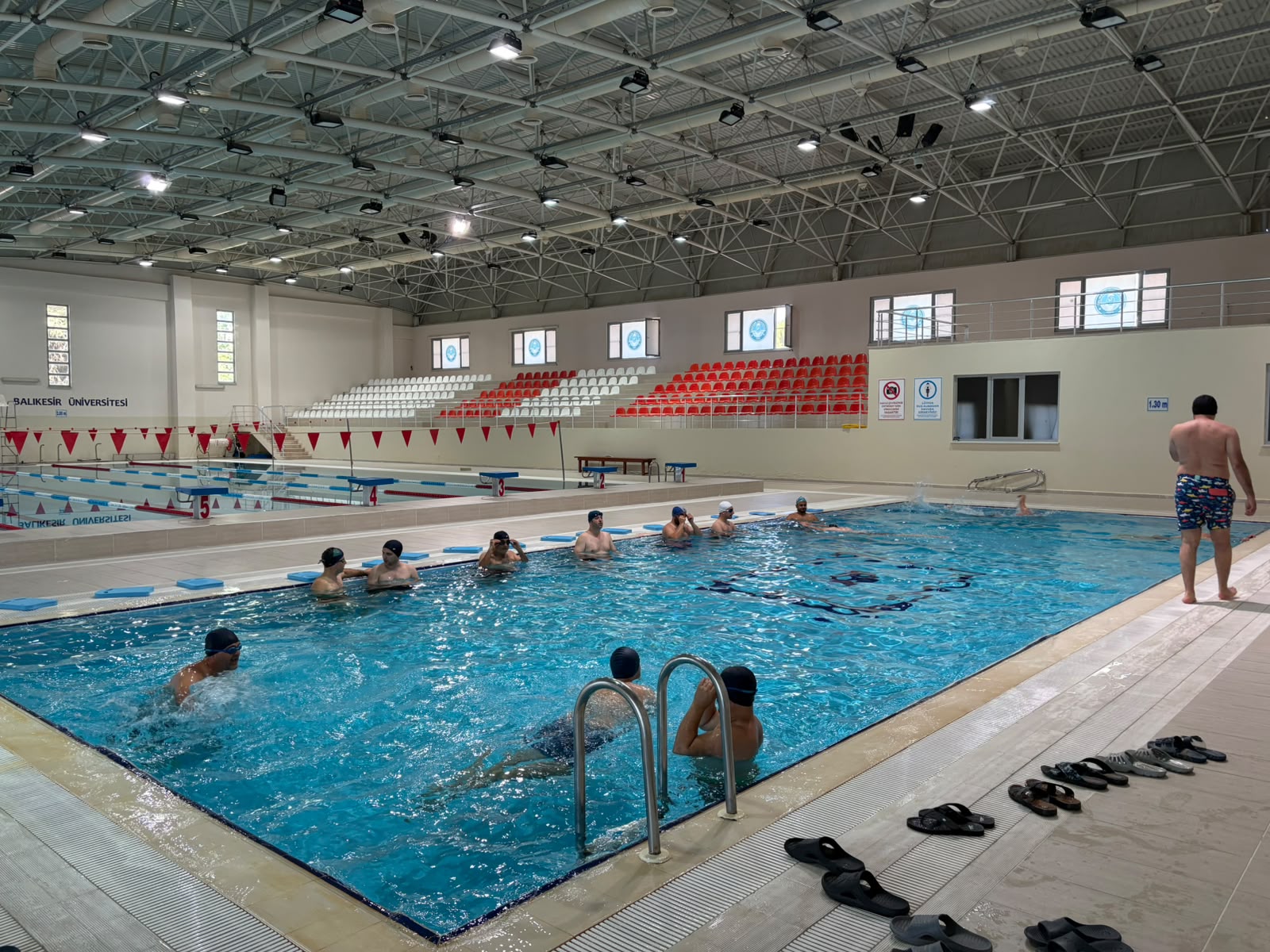 Balıkesir Üniversitesinde Yaz Dönemi Personel ve Öğrenci Yüzme Kursları Başladı 2