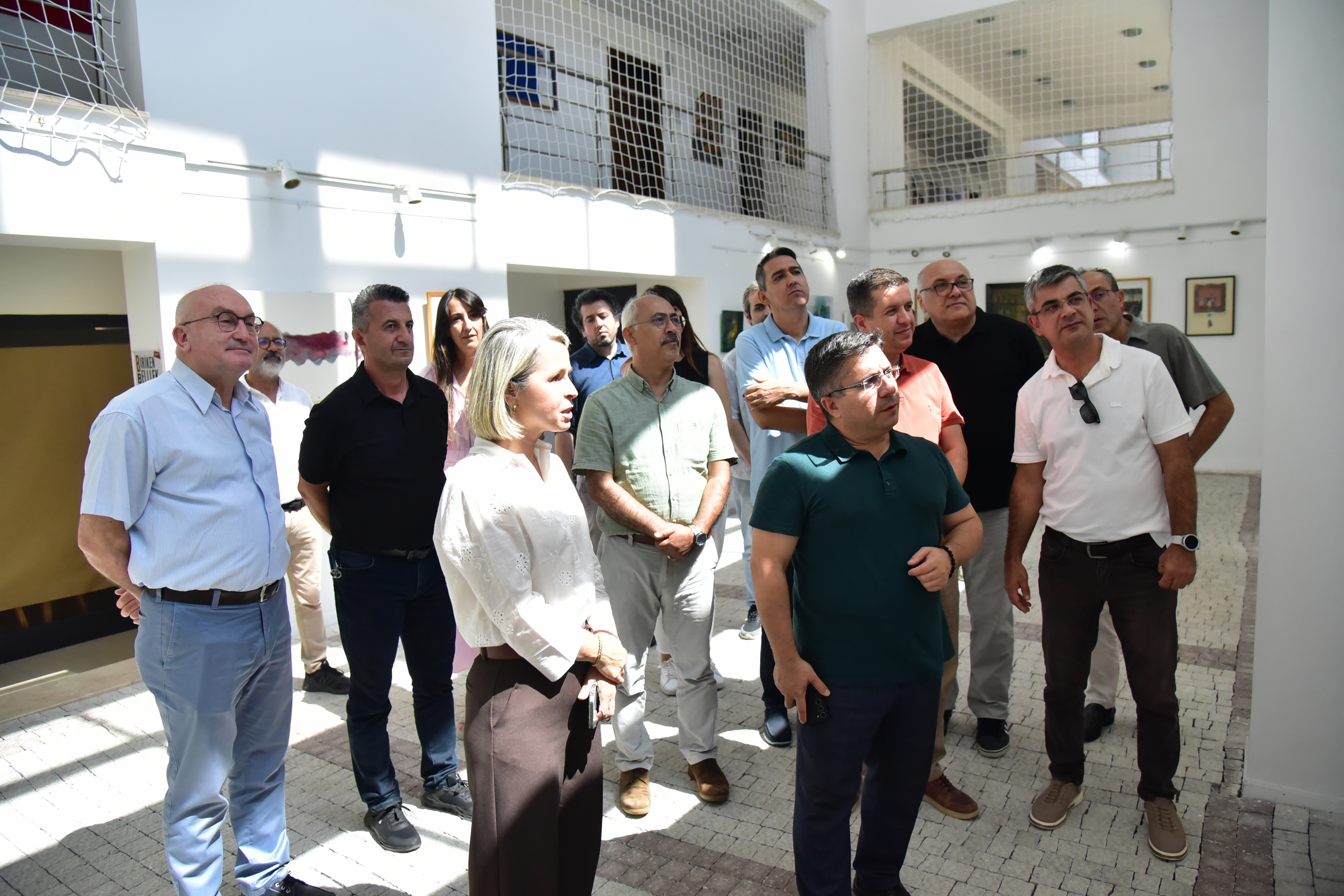 BAÜN Güzel Sanatlar Fakültesi Sanat Koleksiyonunun Seçkin Eserleri “Biriken Bellek” Sergisinde Beğeniye Sunuldu 5