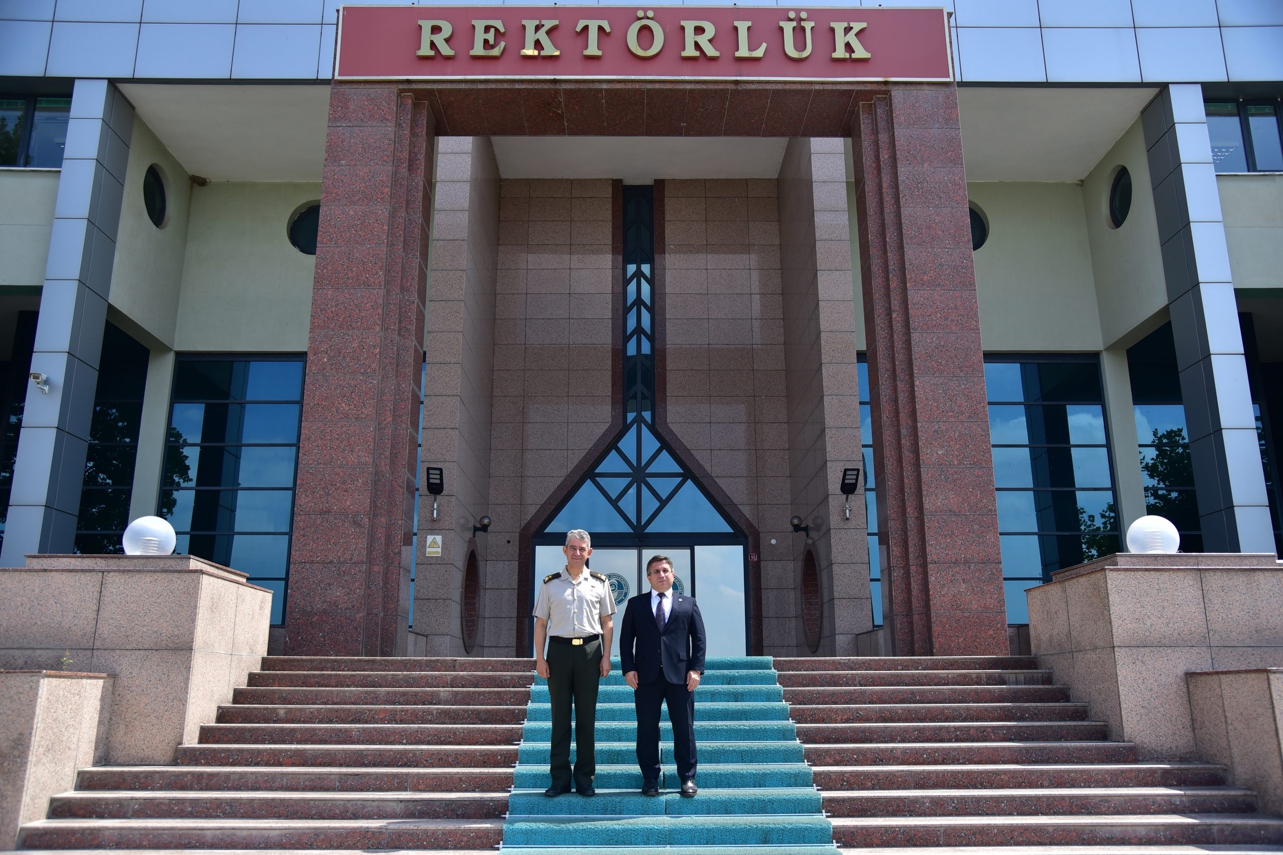 Tuğgeneral Kahyaoğlu’ndan Rektör Oğurlu’ya Veda Ziyareti 4