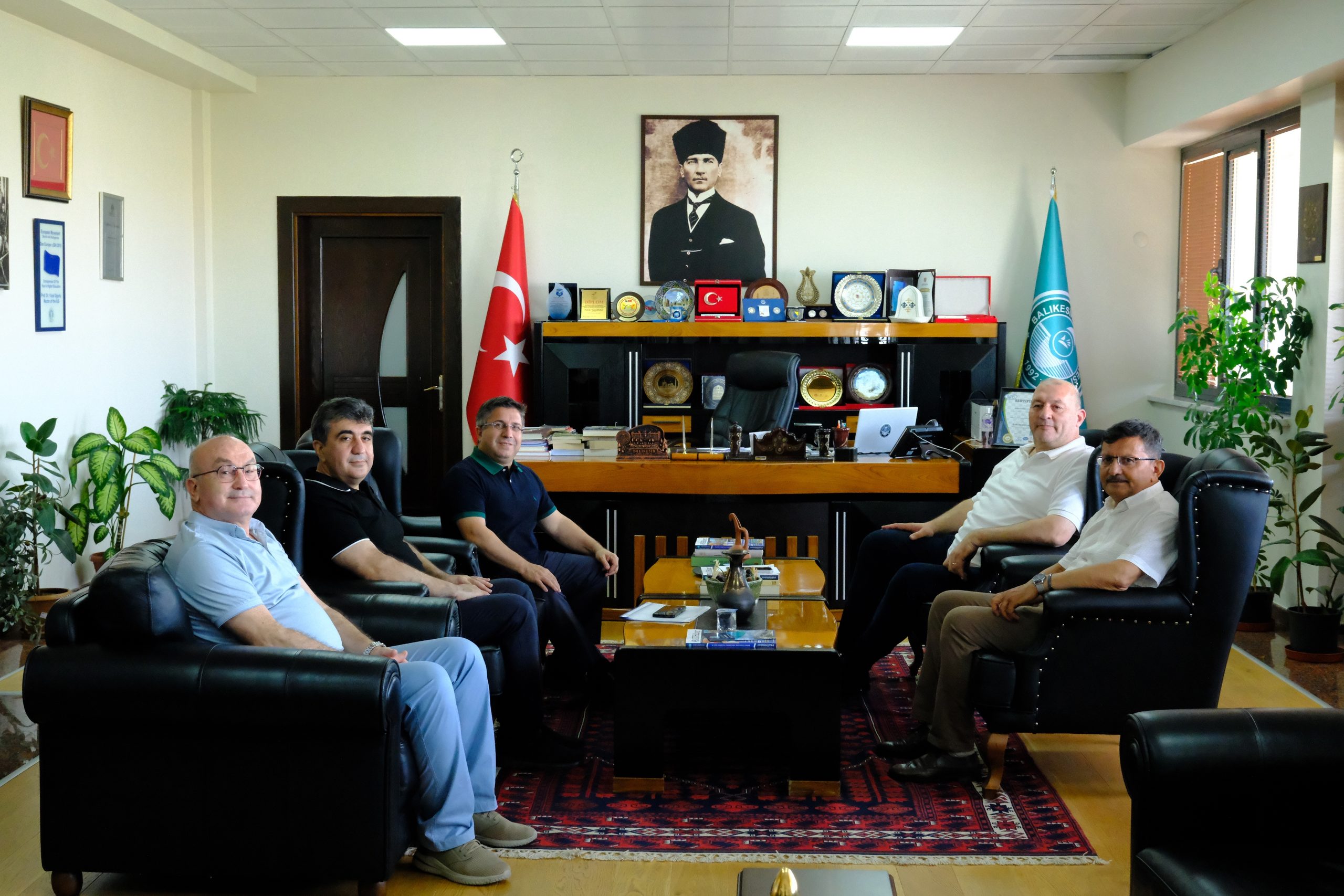 Bigadiç Belediye Başkanı Mustafa Göksel’den Rektör Oğurlu’ya Ziyaret