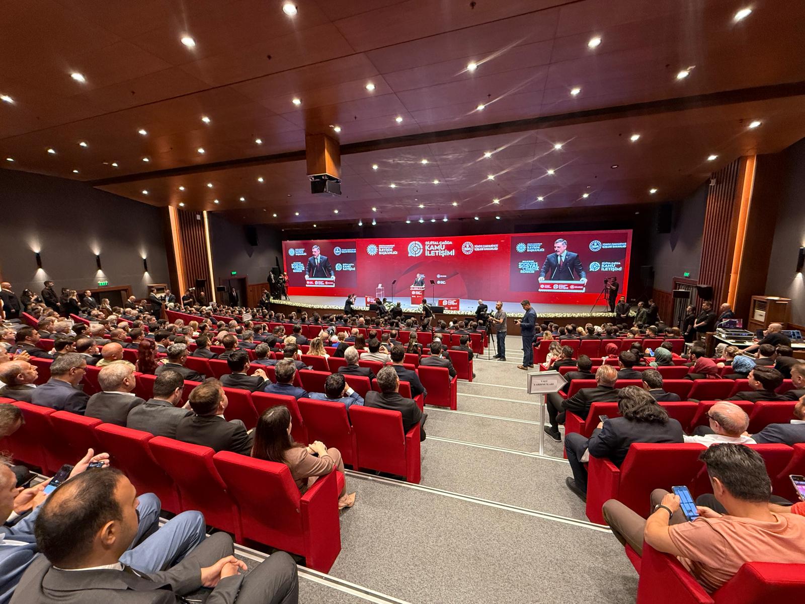 Üniversitemizden “Dijital Çağda Kamu İletişimi” Paneline Katılım 3