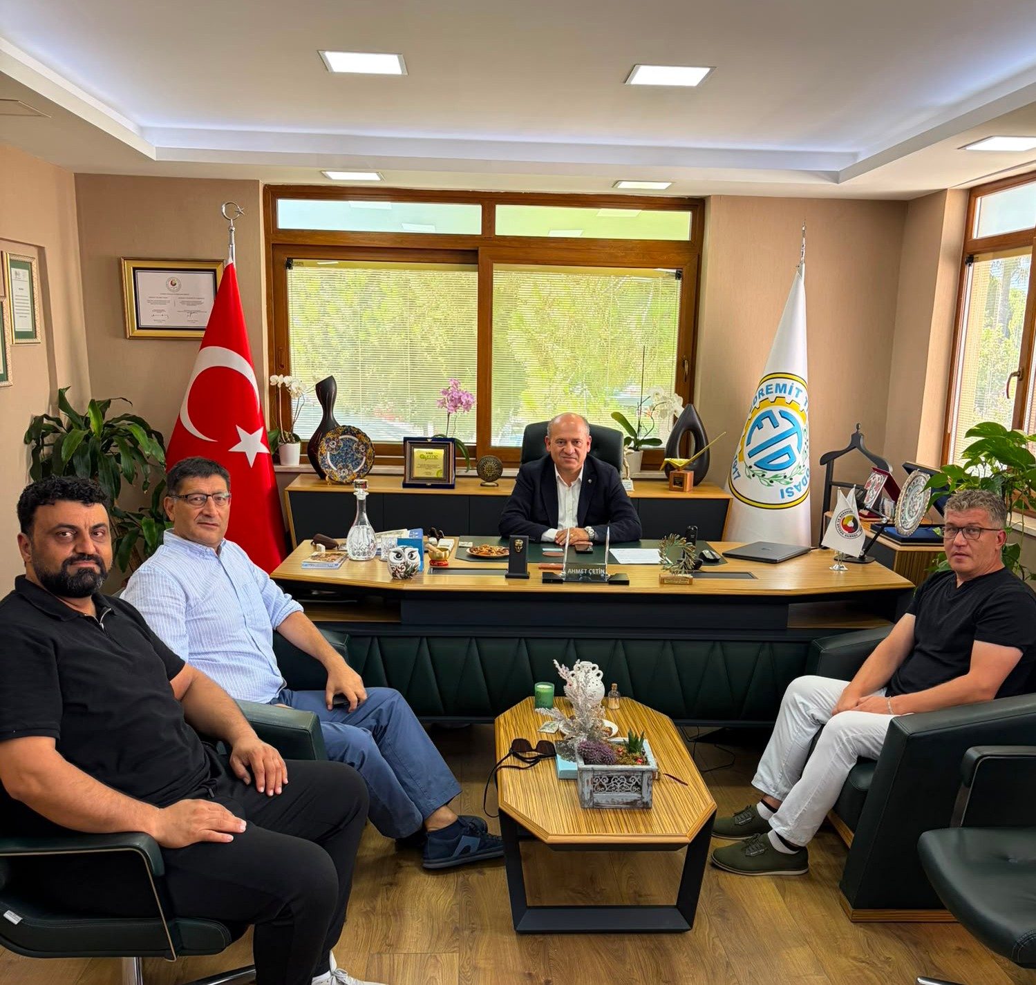 Yüksekokulumuz Yönetiminden Edremit Ticaret Odasına Ziyaret